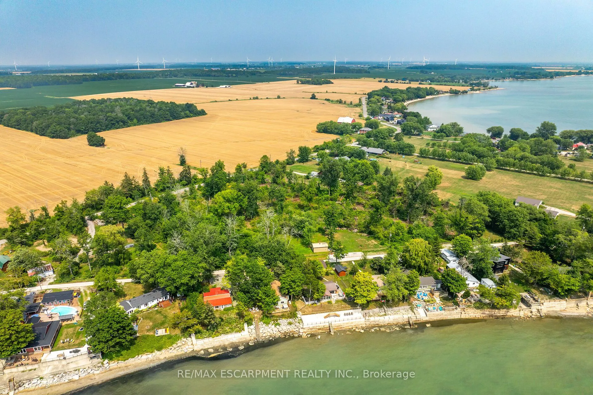 392 Lakeshore Road