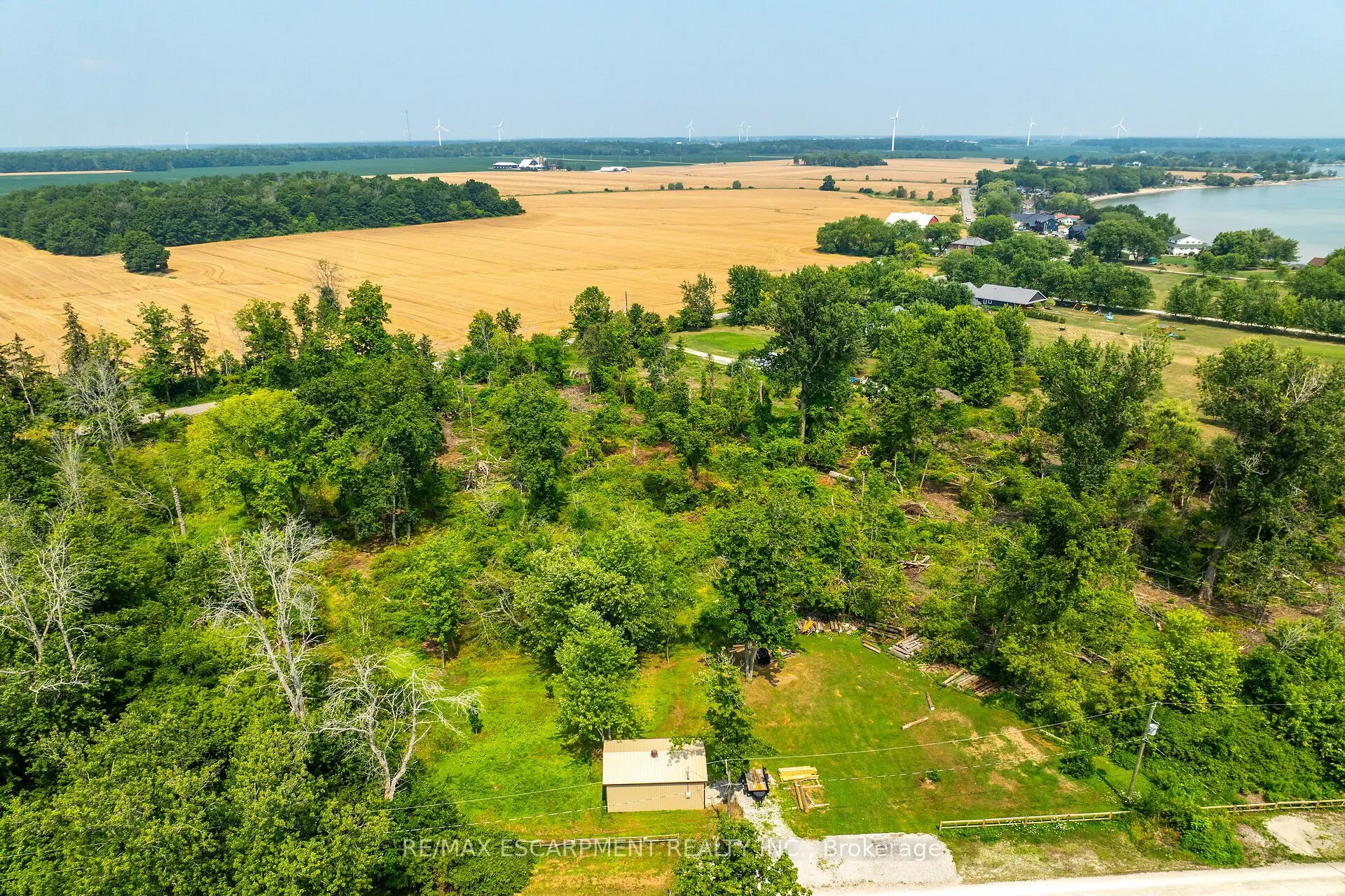392 Lakeshore Road