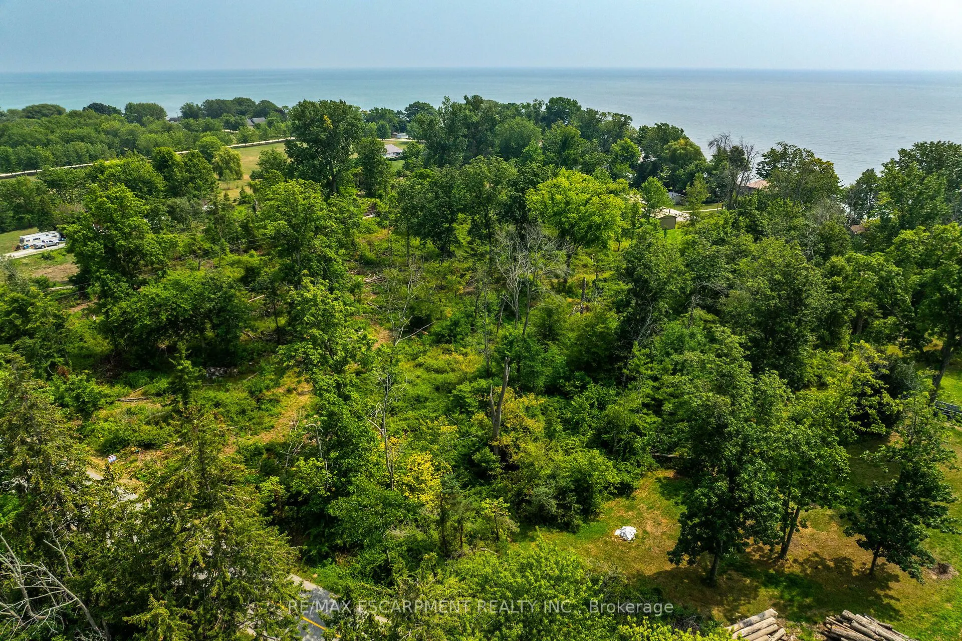392 Lakeshore Road