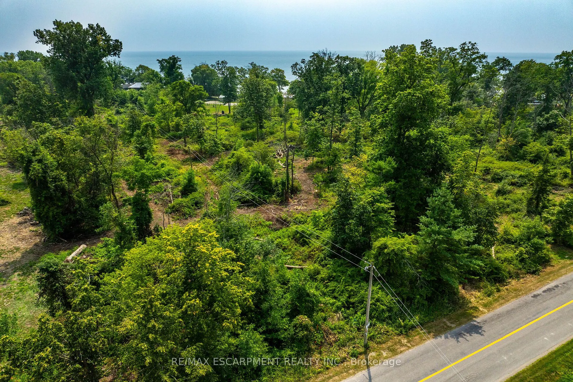 392 Lakeshore Road