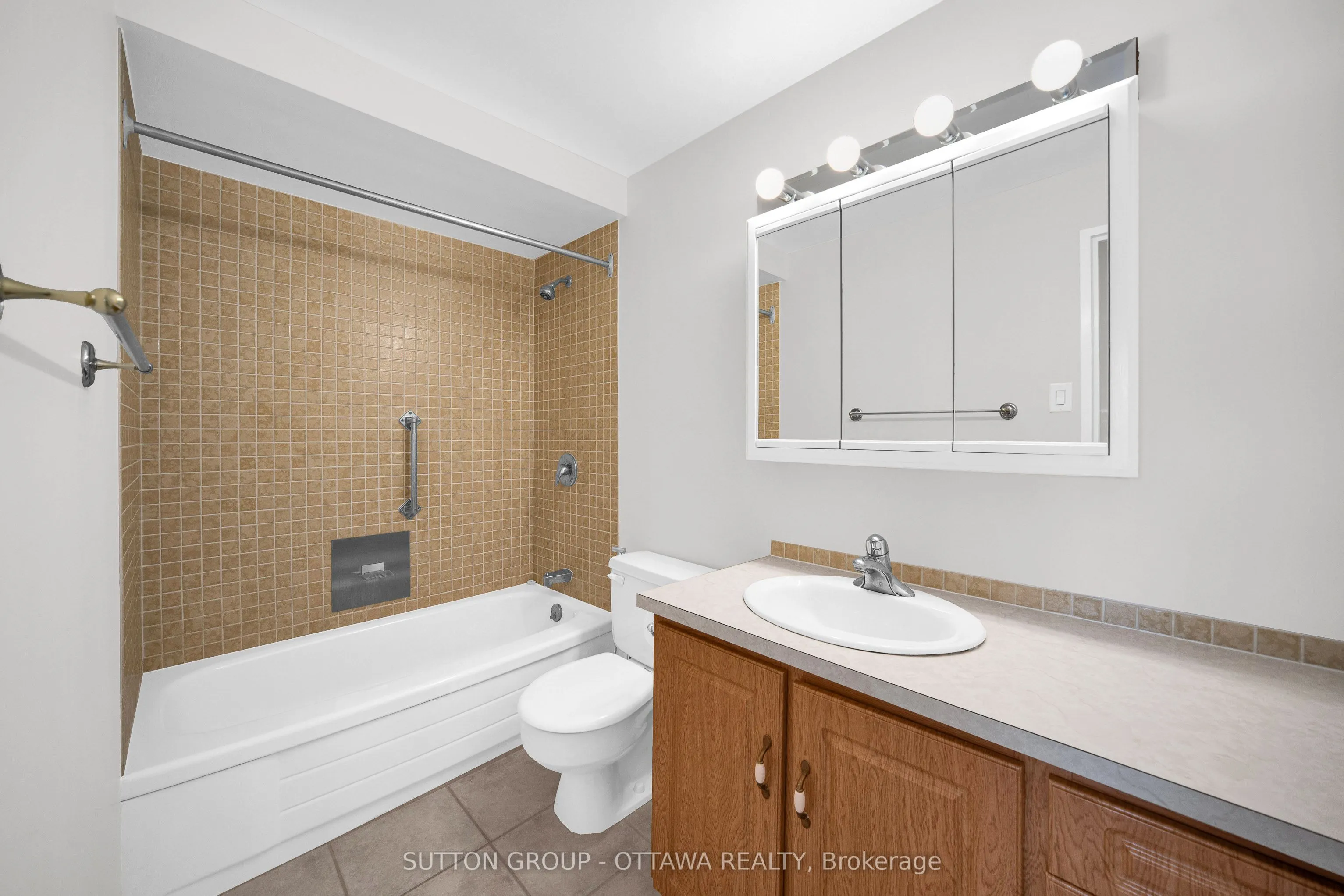 1171 Ambleside Drive, #711