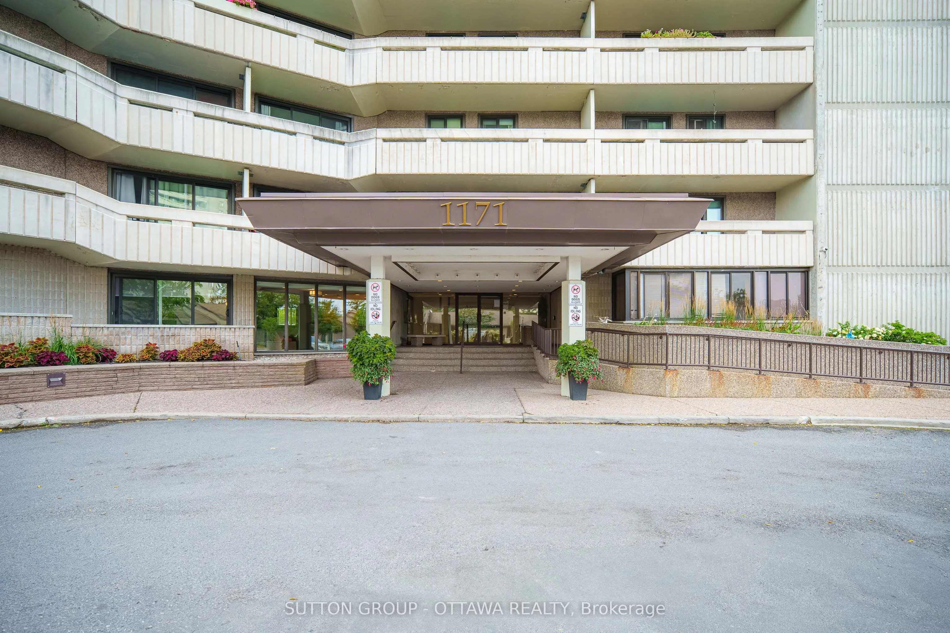 1171 Ambleside Drive, #711