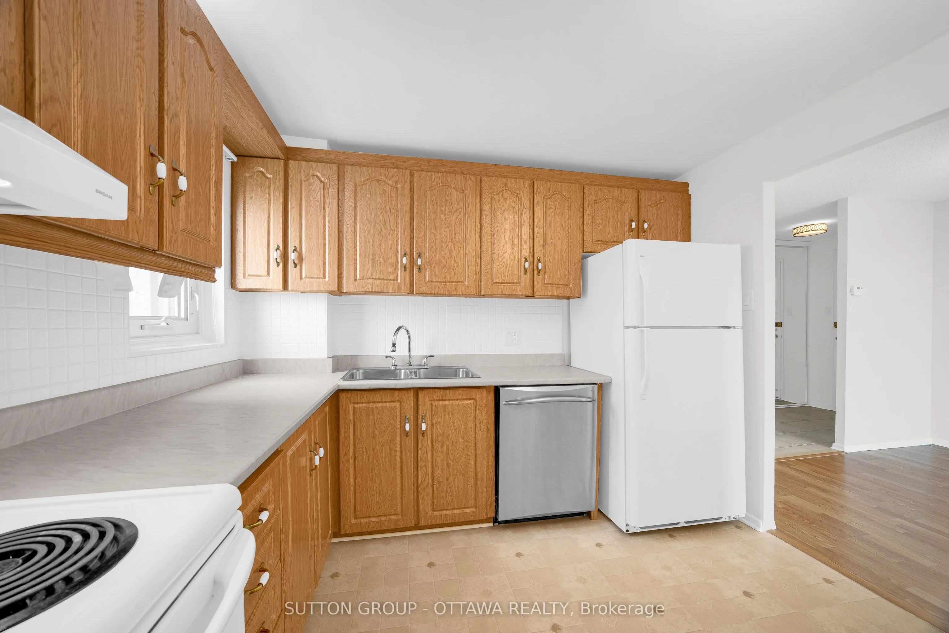 1171 Ambleside Drive, #711