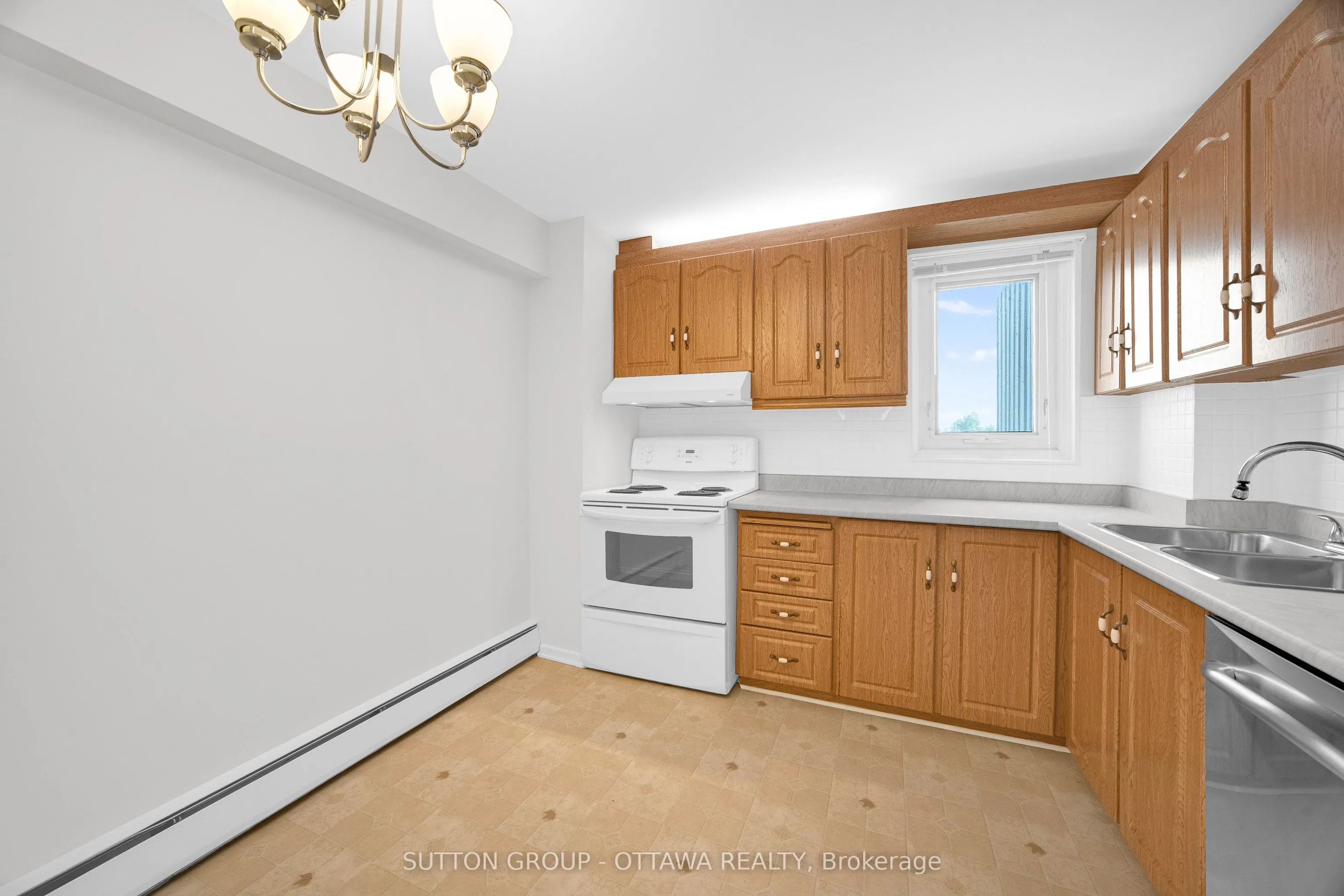 1171 Ambleside Drive, #711