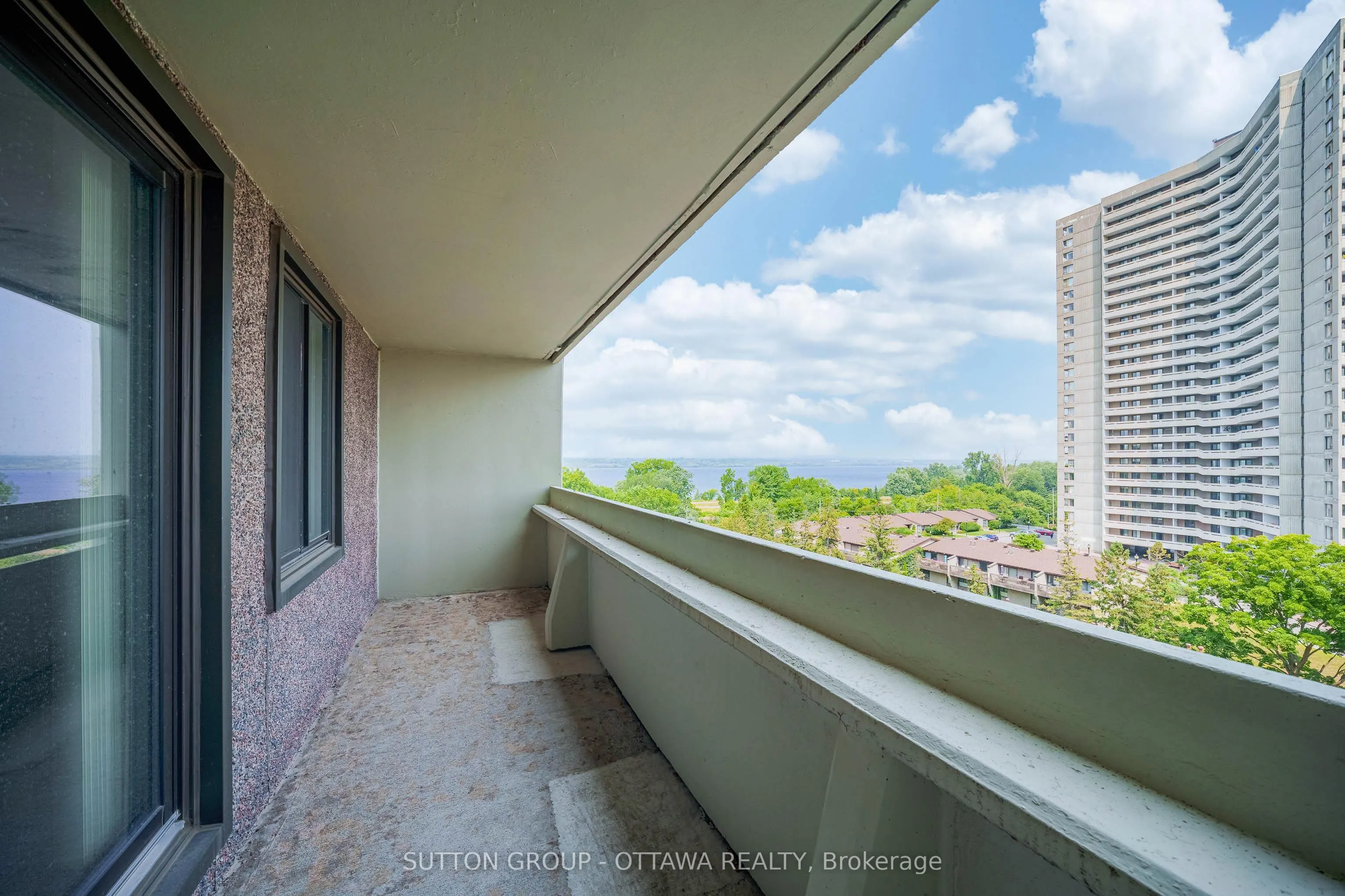 1171 Ambleside Drive, #711