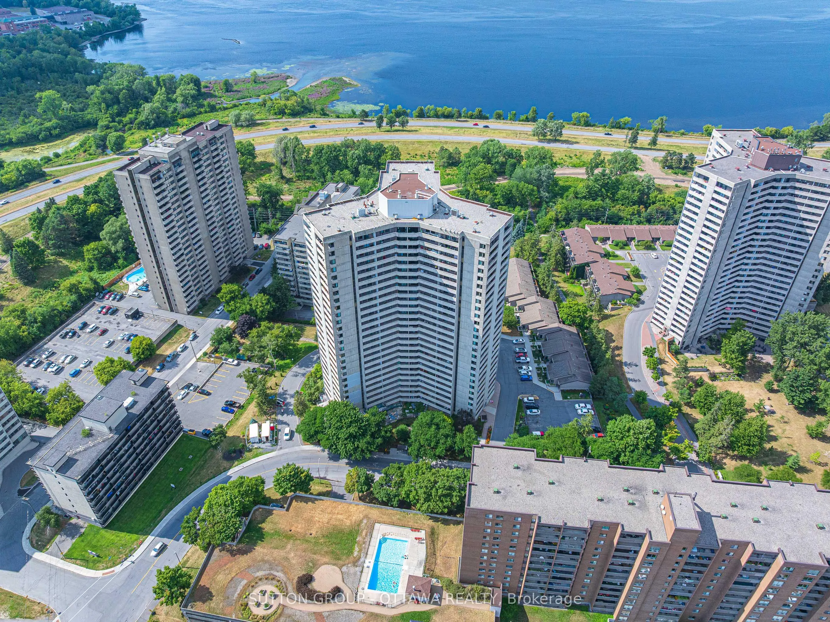 1171 Ambleside Drive, #711