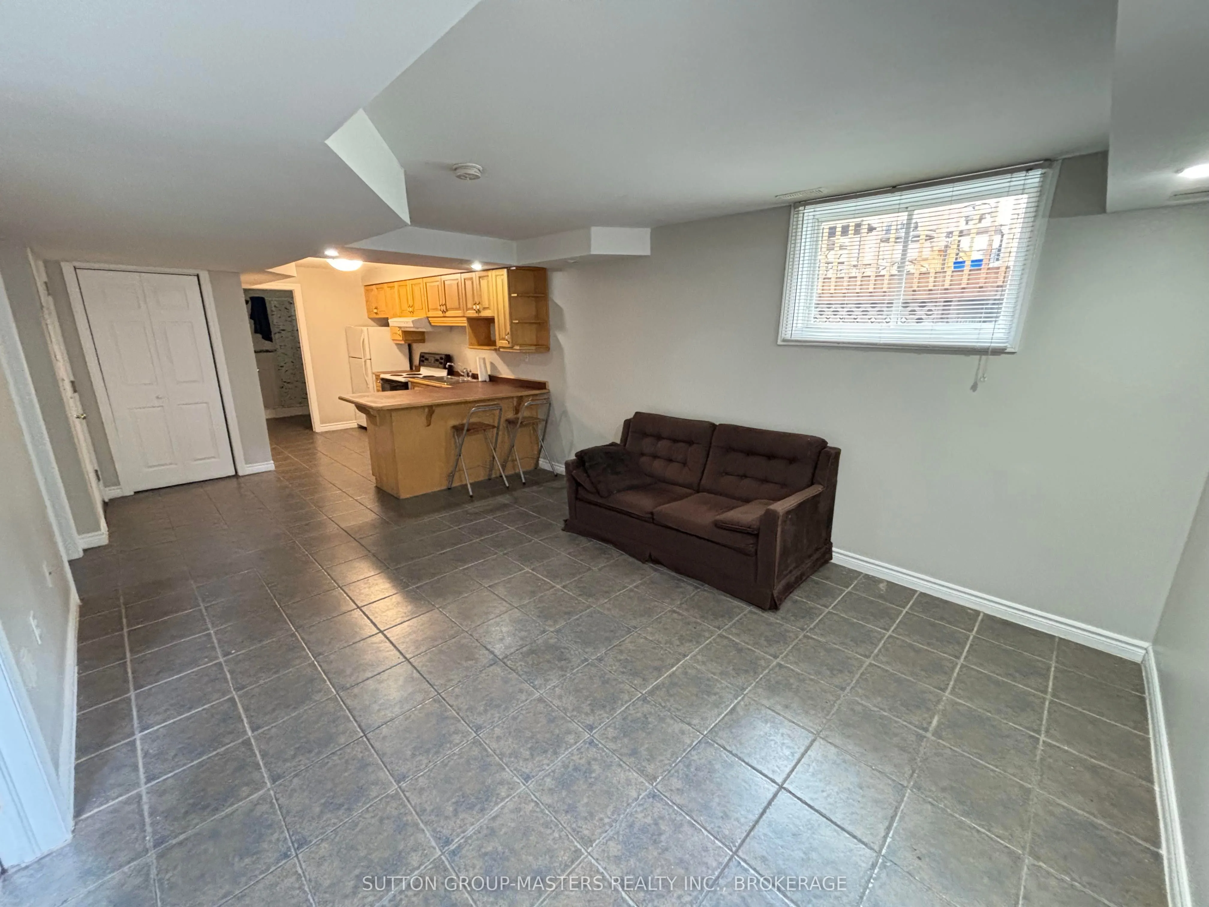 160 Nelson Street, #2