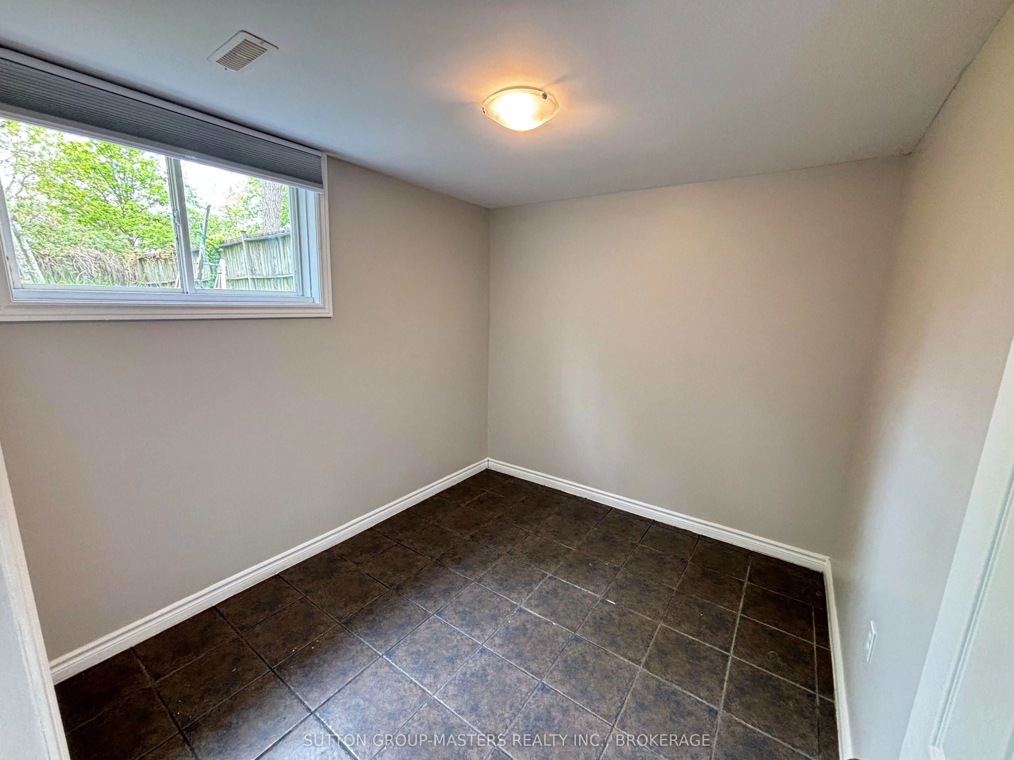 160 Nelson Street, #2