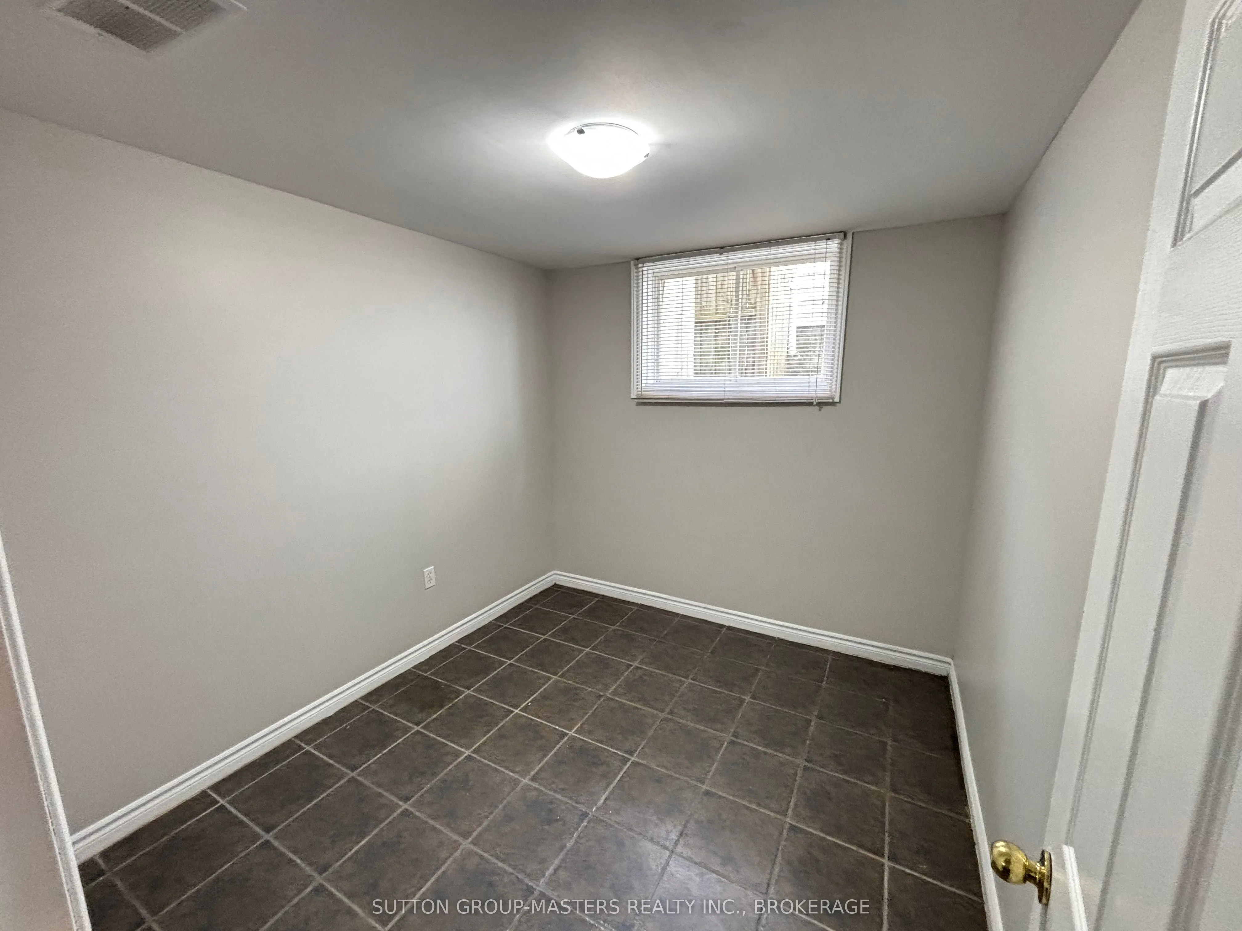 160 Nelson Street, #2
