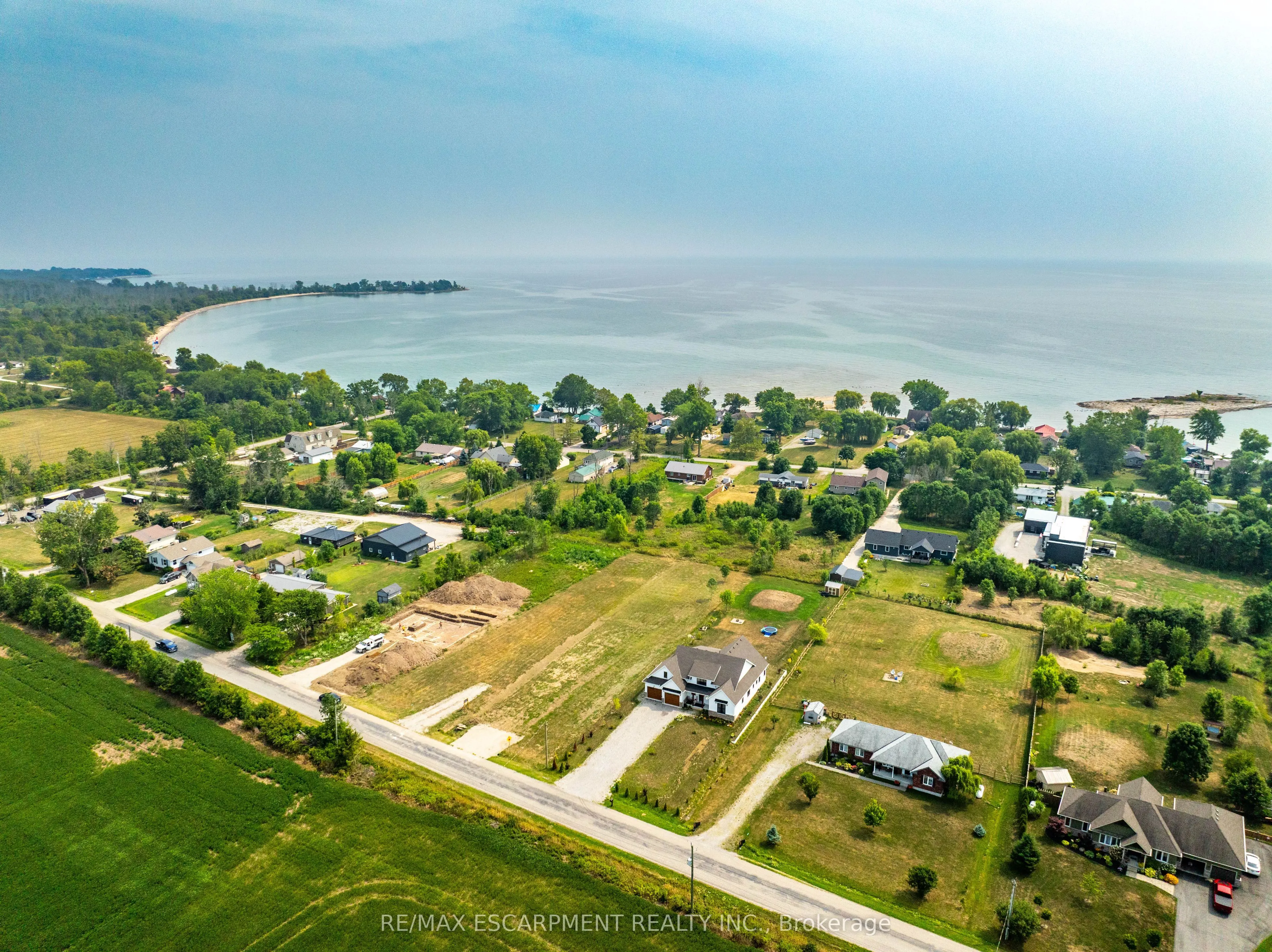3252 Lakeshore Road