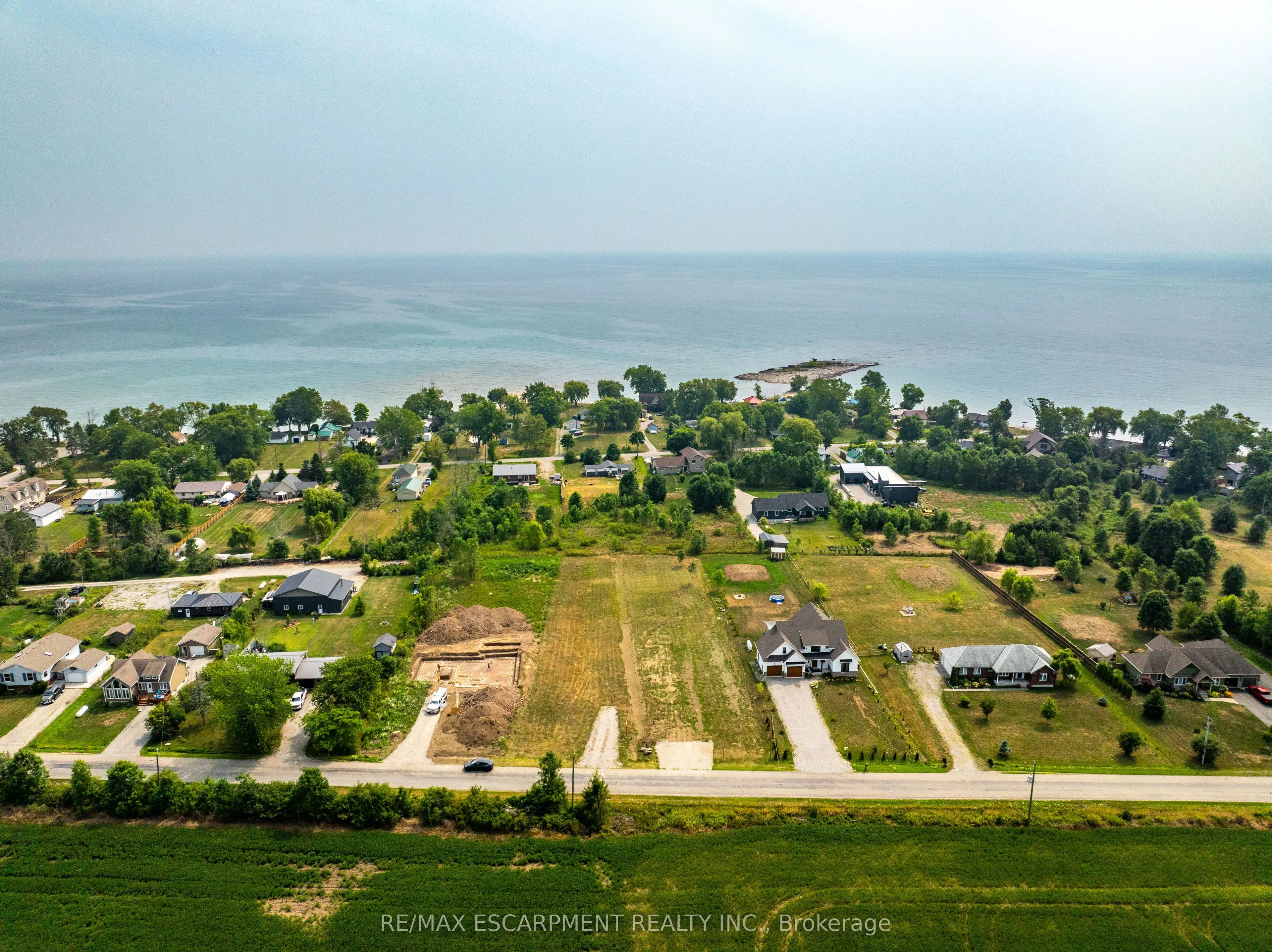3252 Lakeshore Road