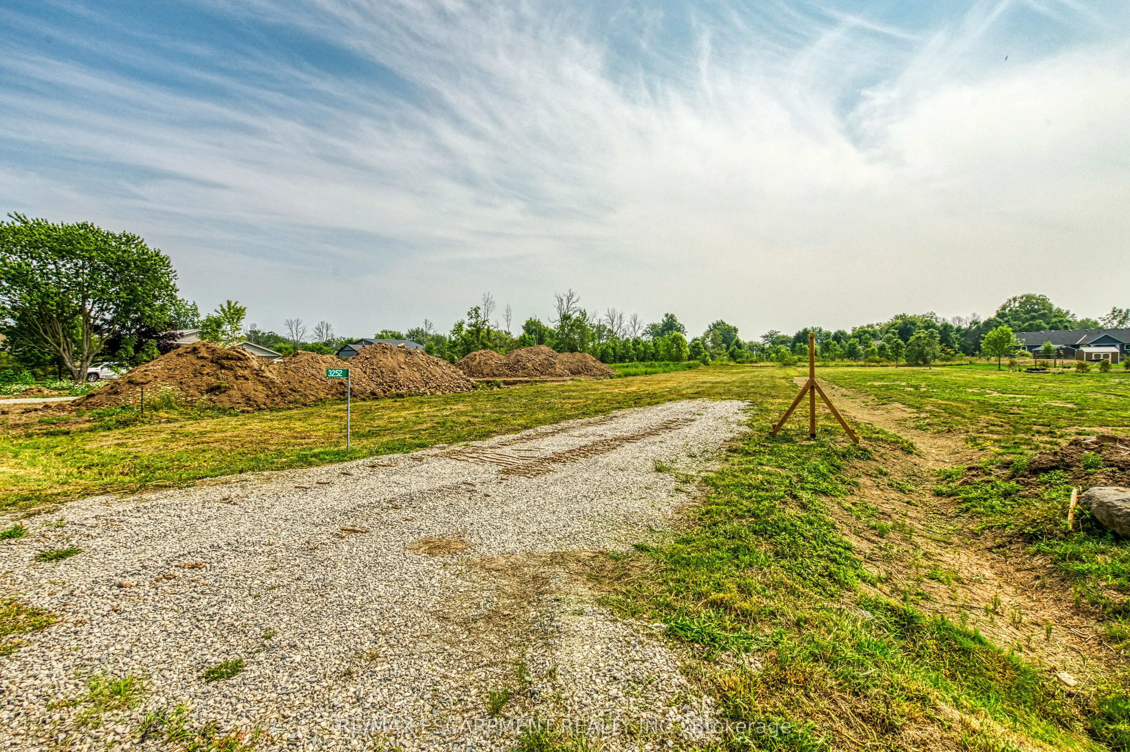 3252 Lakeshore Road