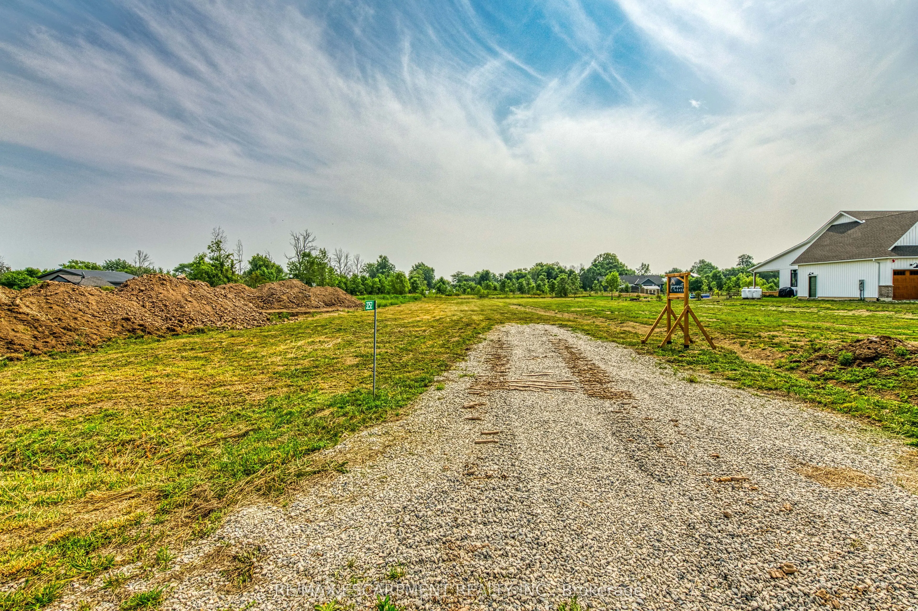 3252 Lakeshore Road