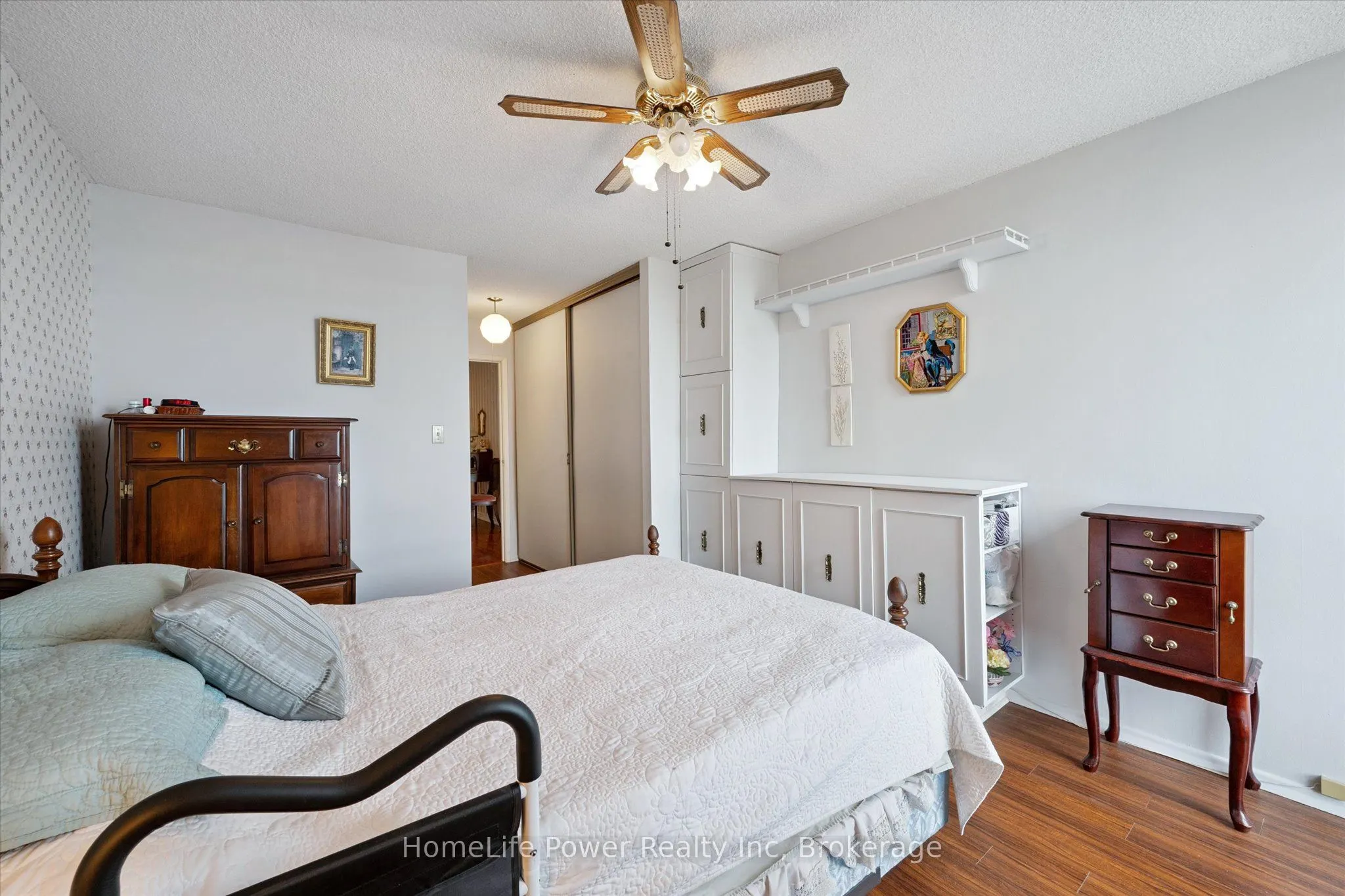 19 Woodlawn Road E, #711