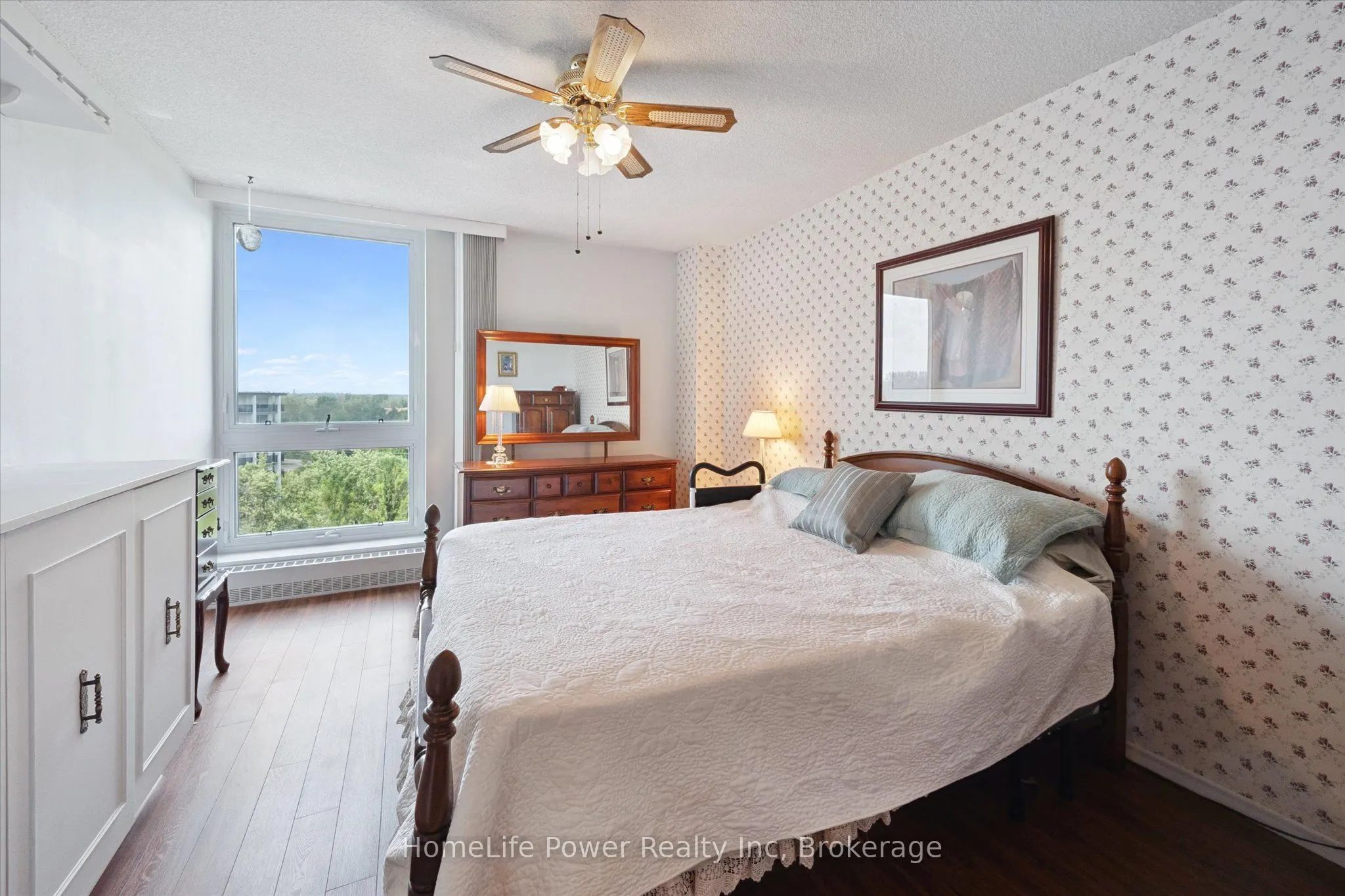19 Woodlawn Road E, #711