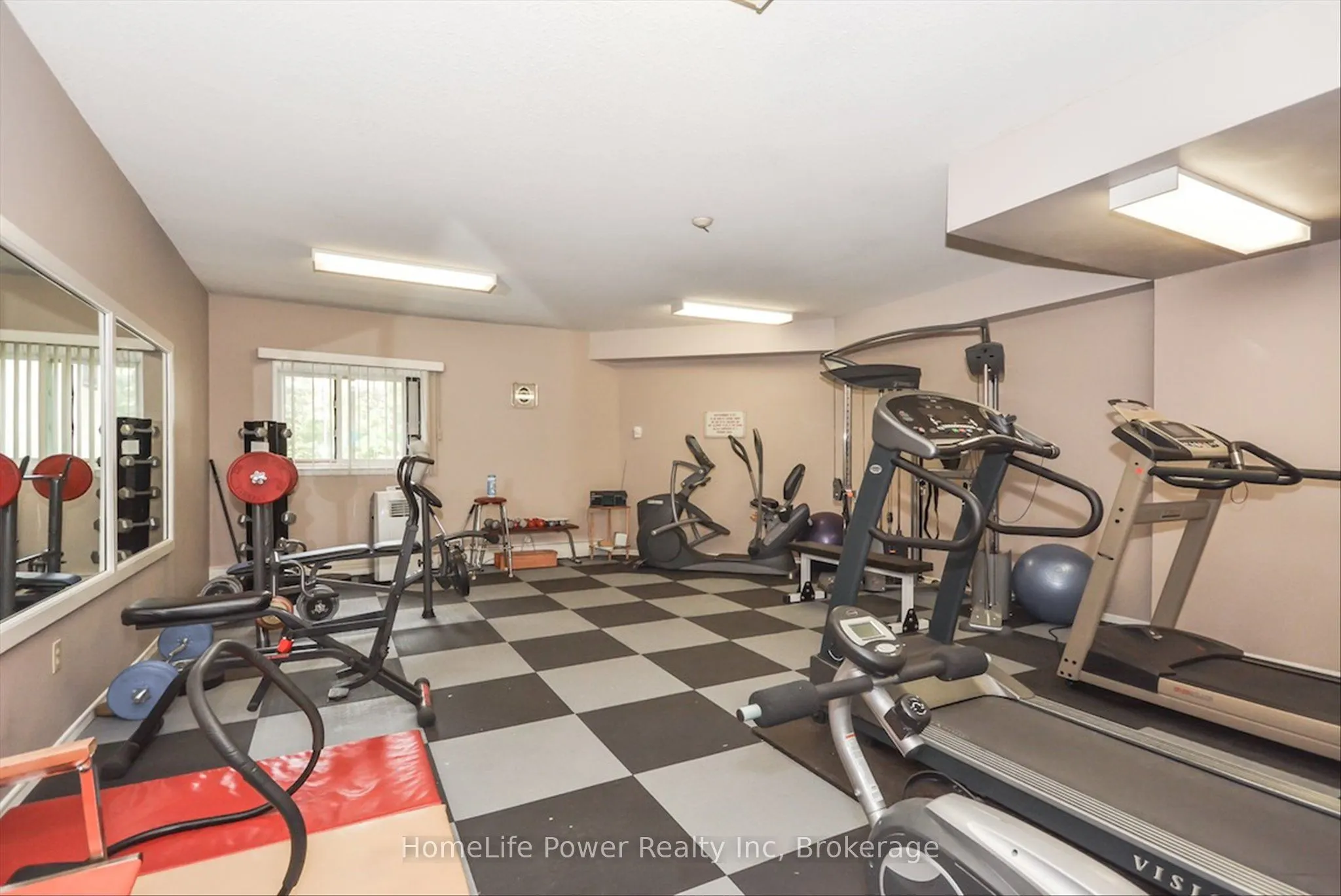 19 Woodlawn Road E, #711