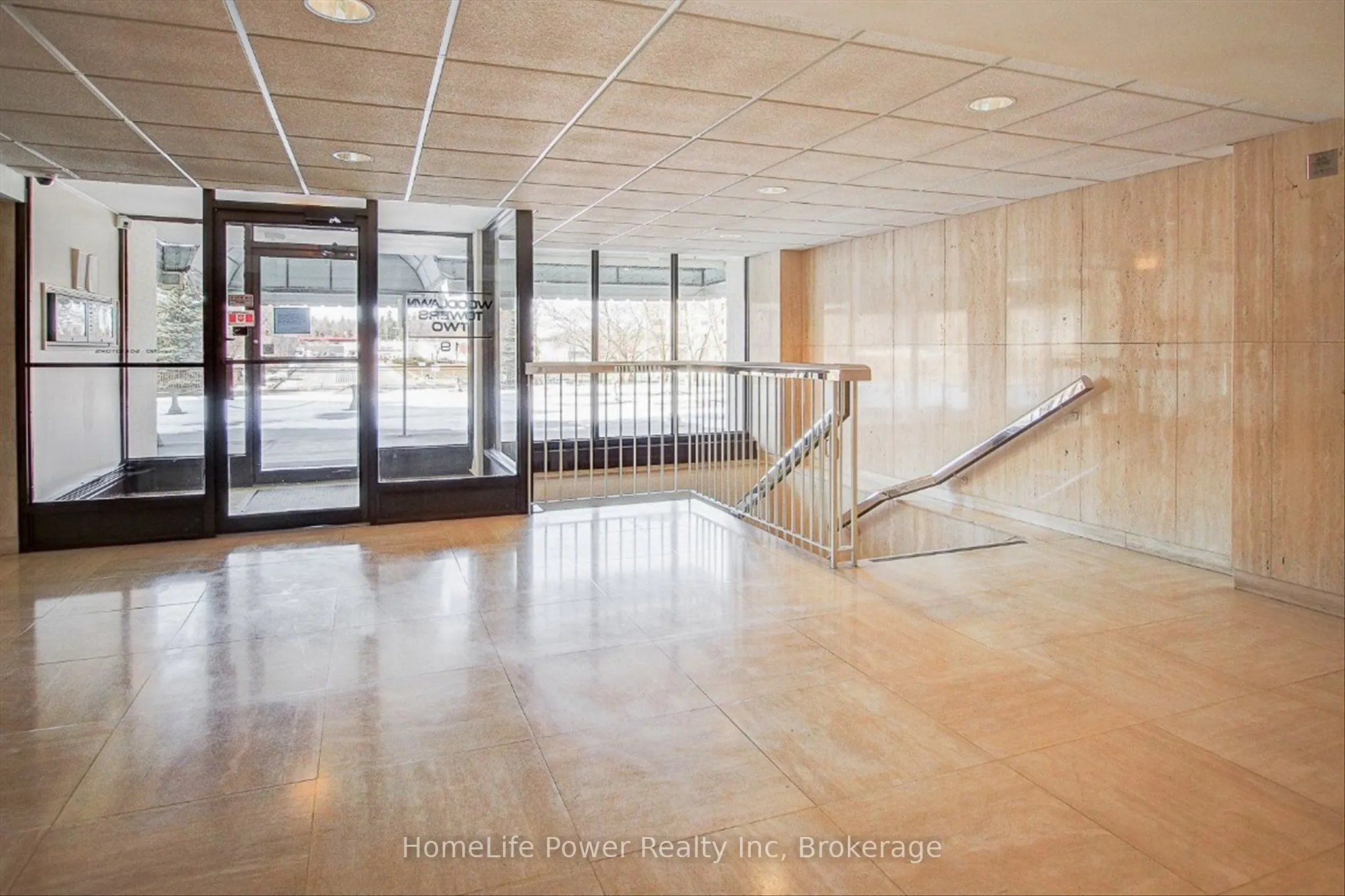 19 Woodlawn Road E, #711