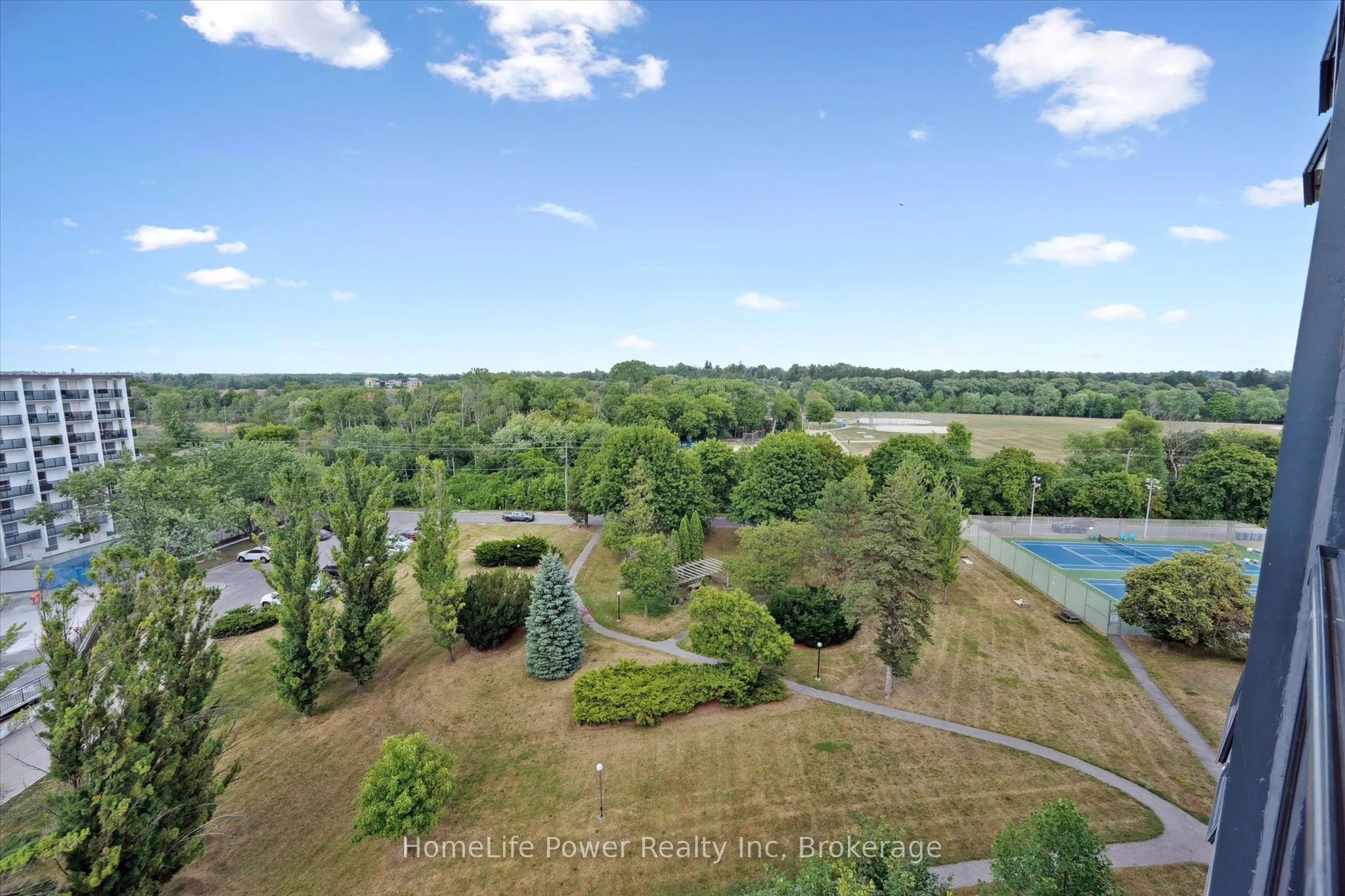 19 Woodlawn Road E, #711