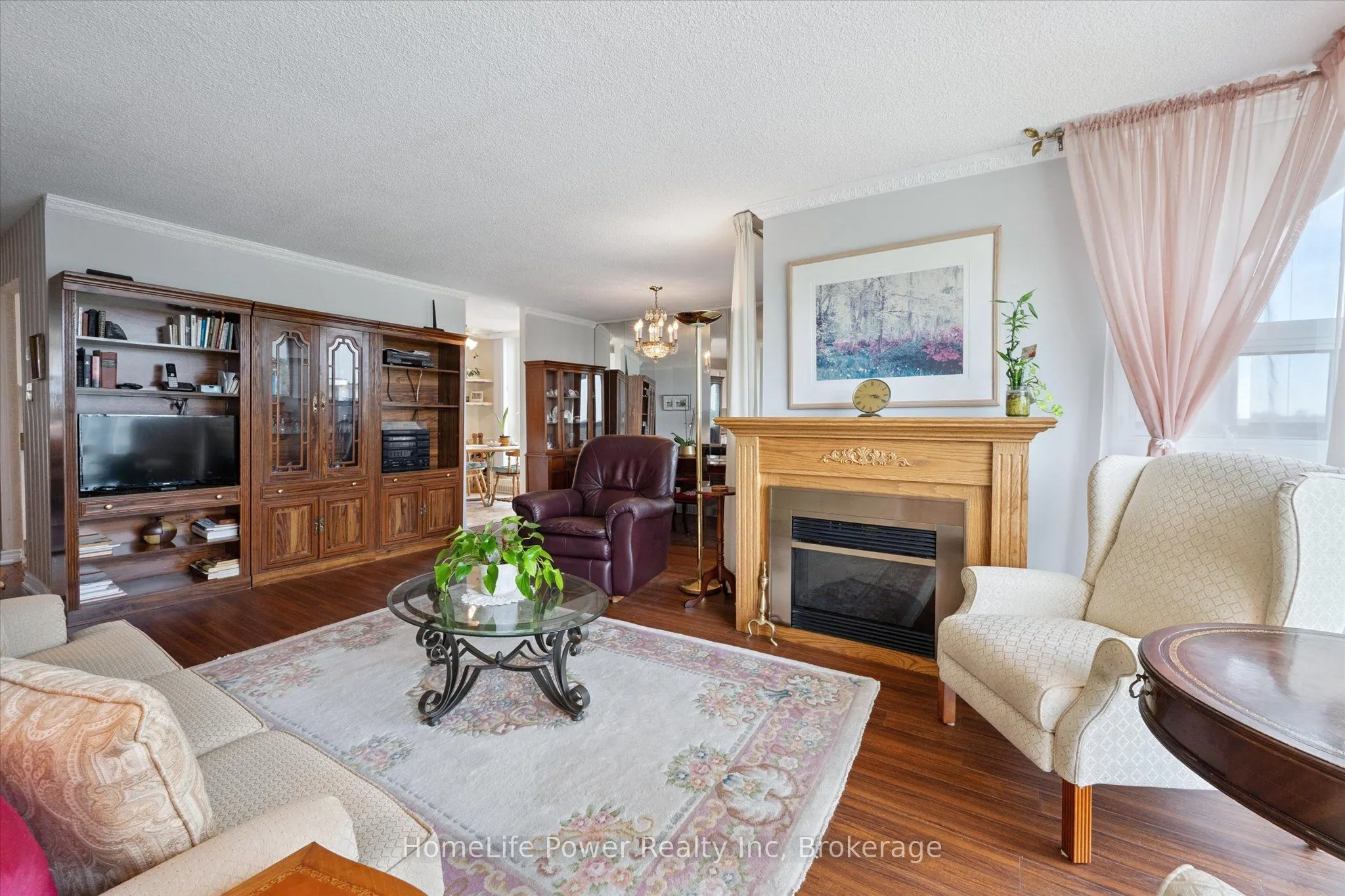 19 Woodlawn Road E, #711