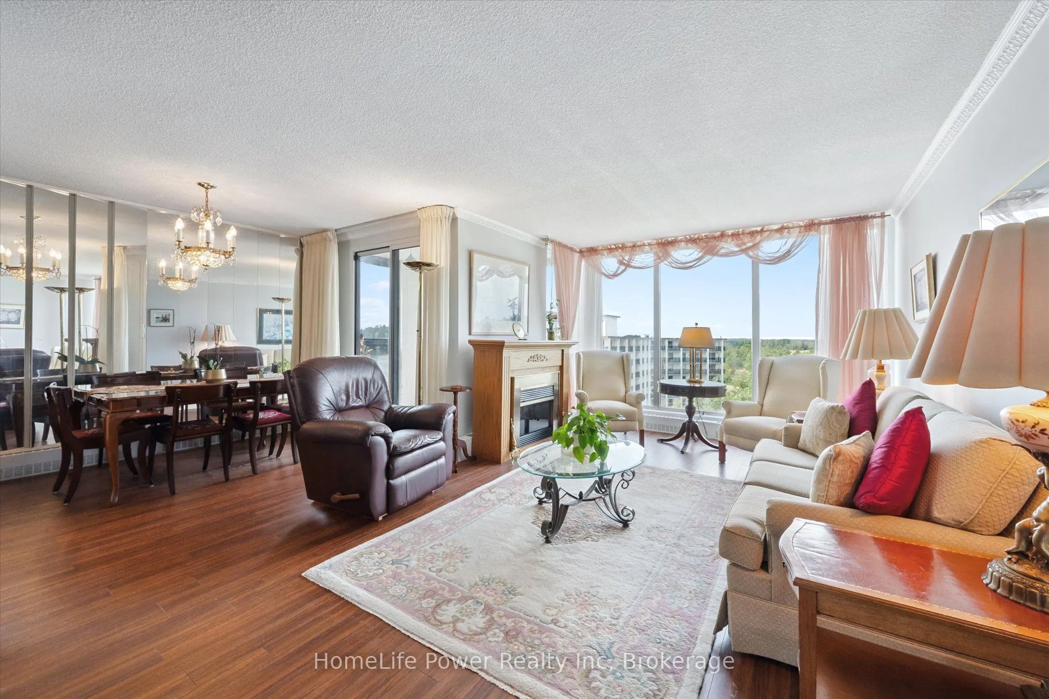 19 Woodlawn Road E, #711