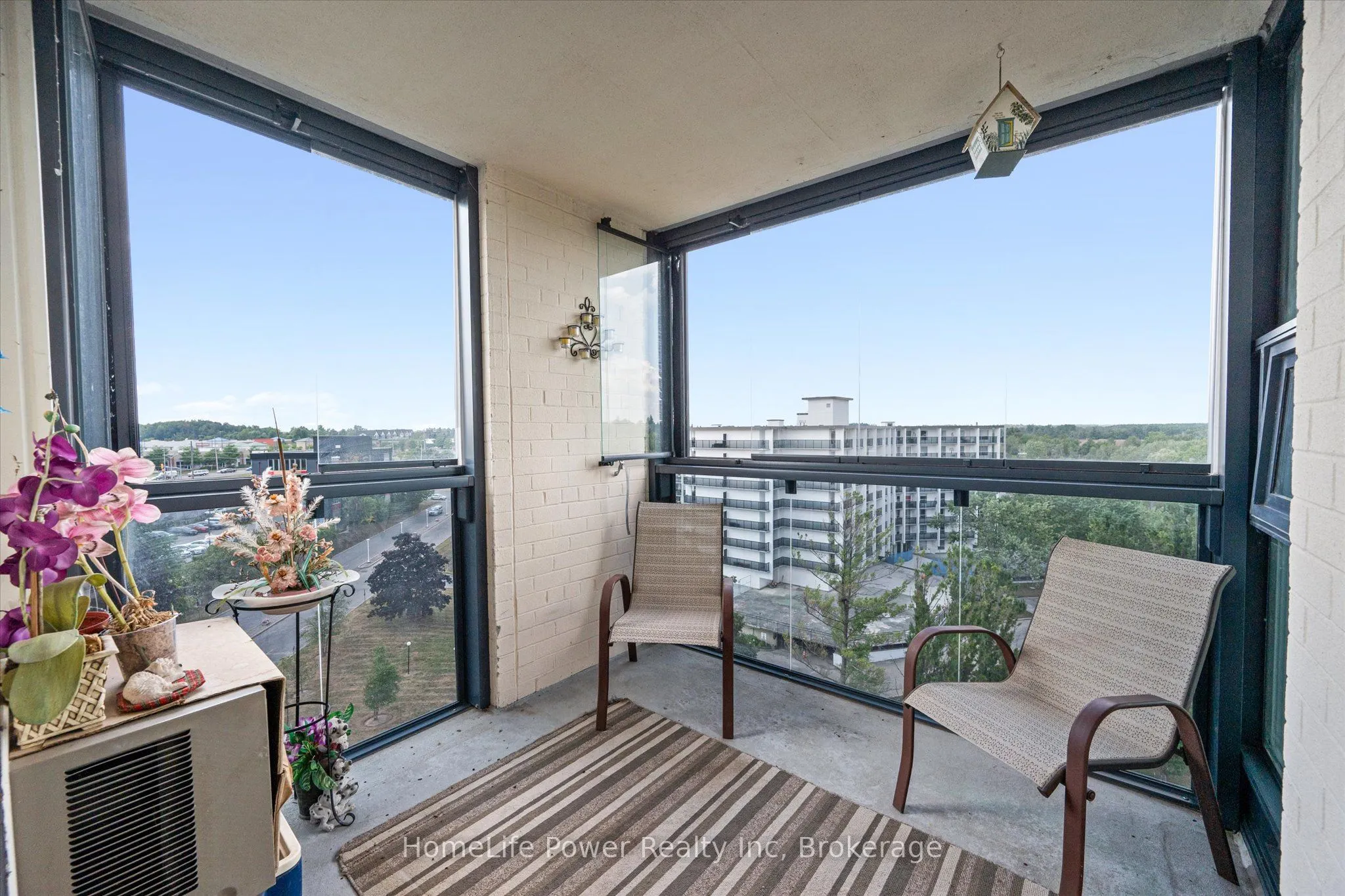 19 Woodlawn Road E, #711