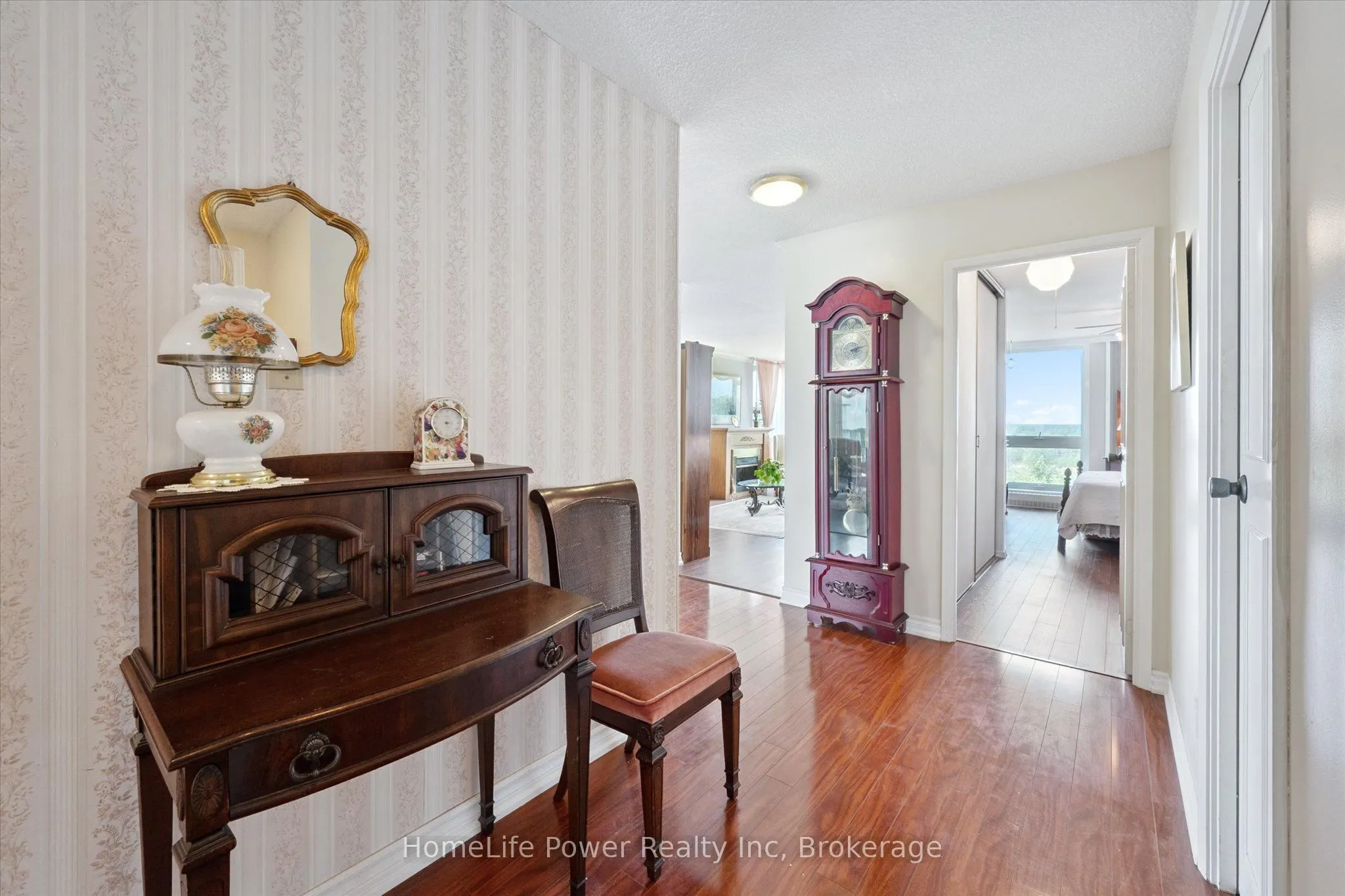 19 Woodlawn Road E, #711