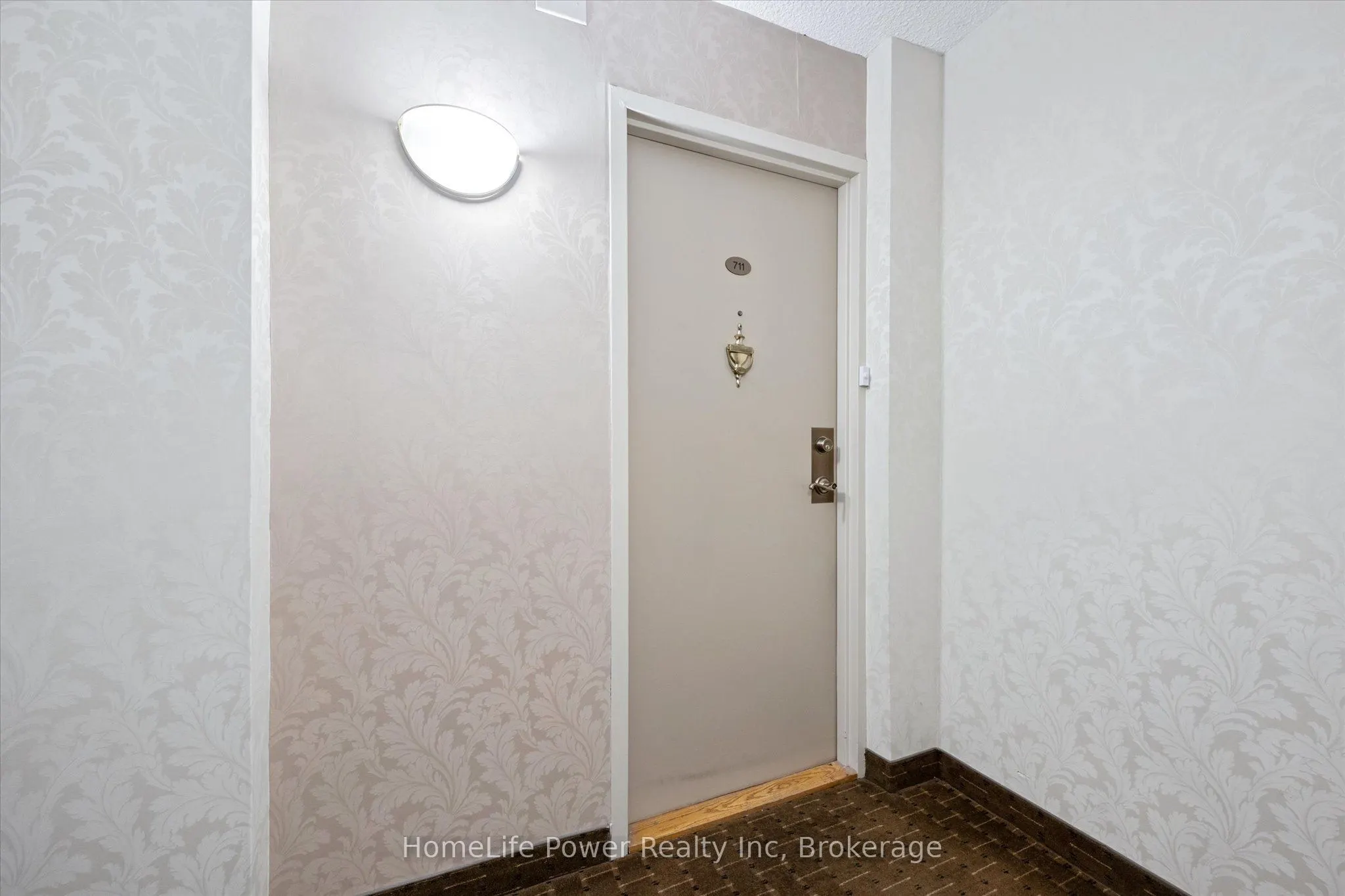 19 Woodlawn Road E, #711