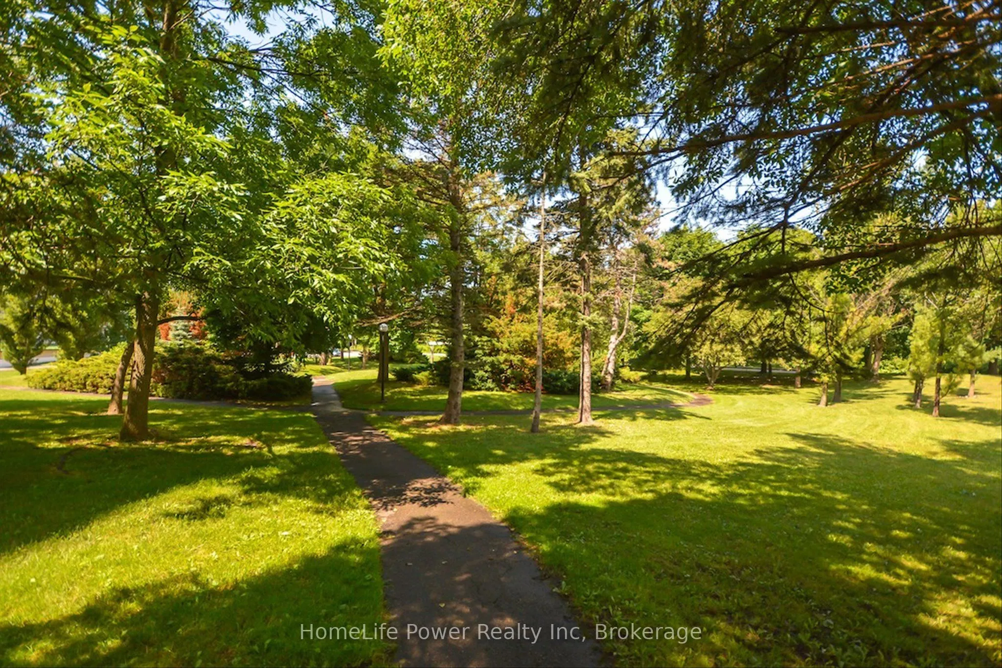 19 Woodlawn Road E, #711