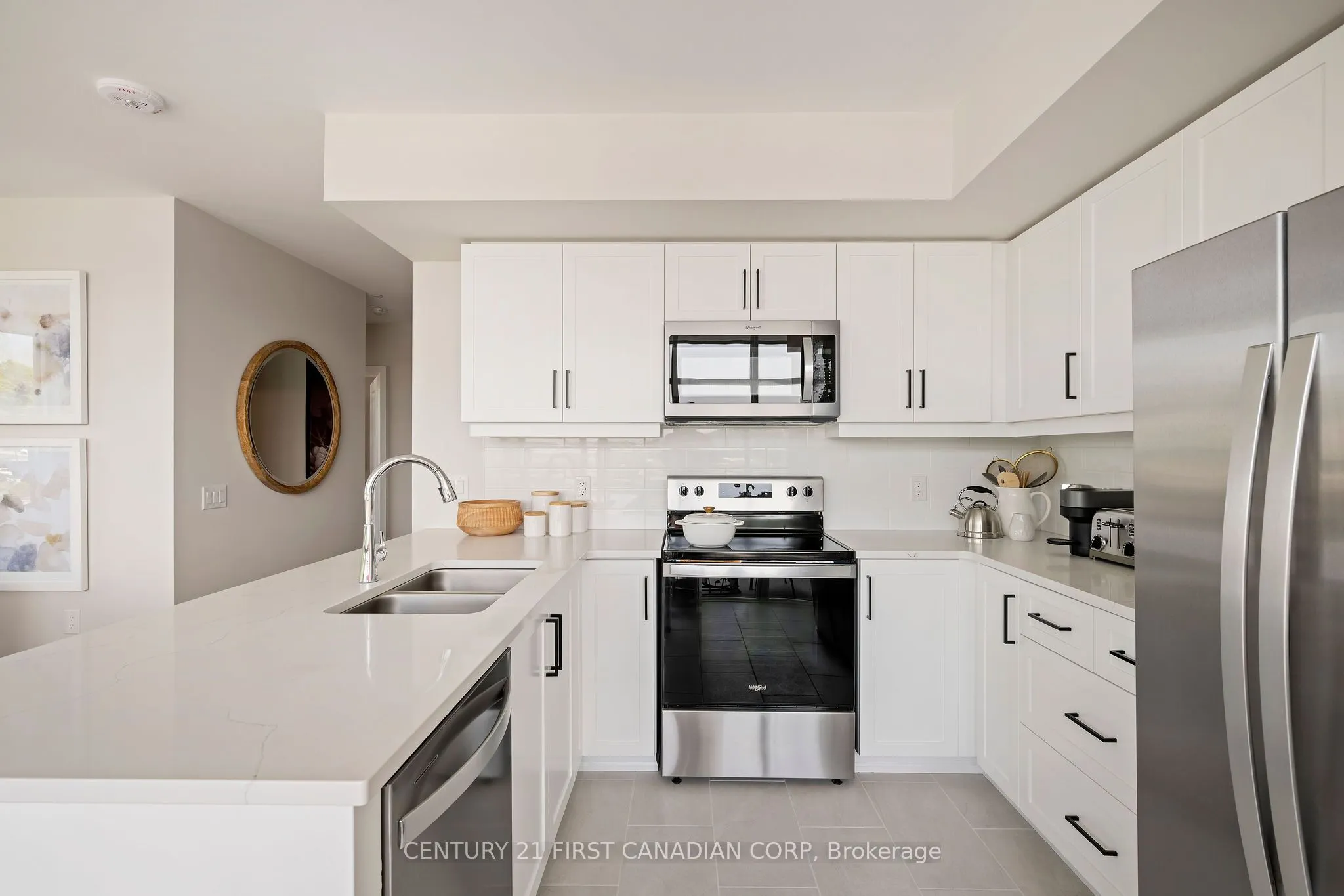 4286 King Street, #906