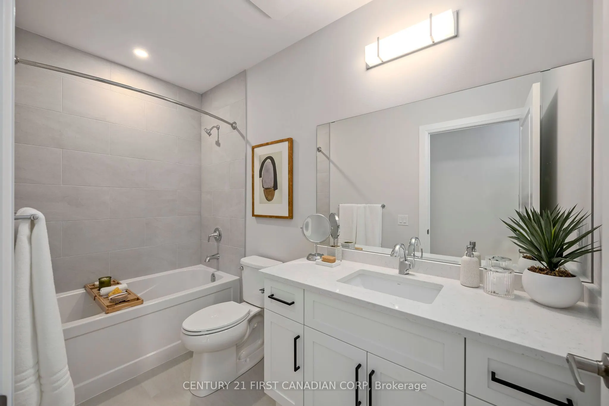 4286 King Street, #906