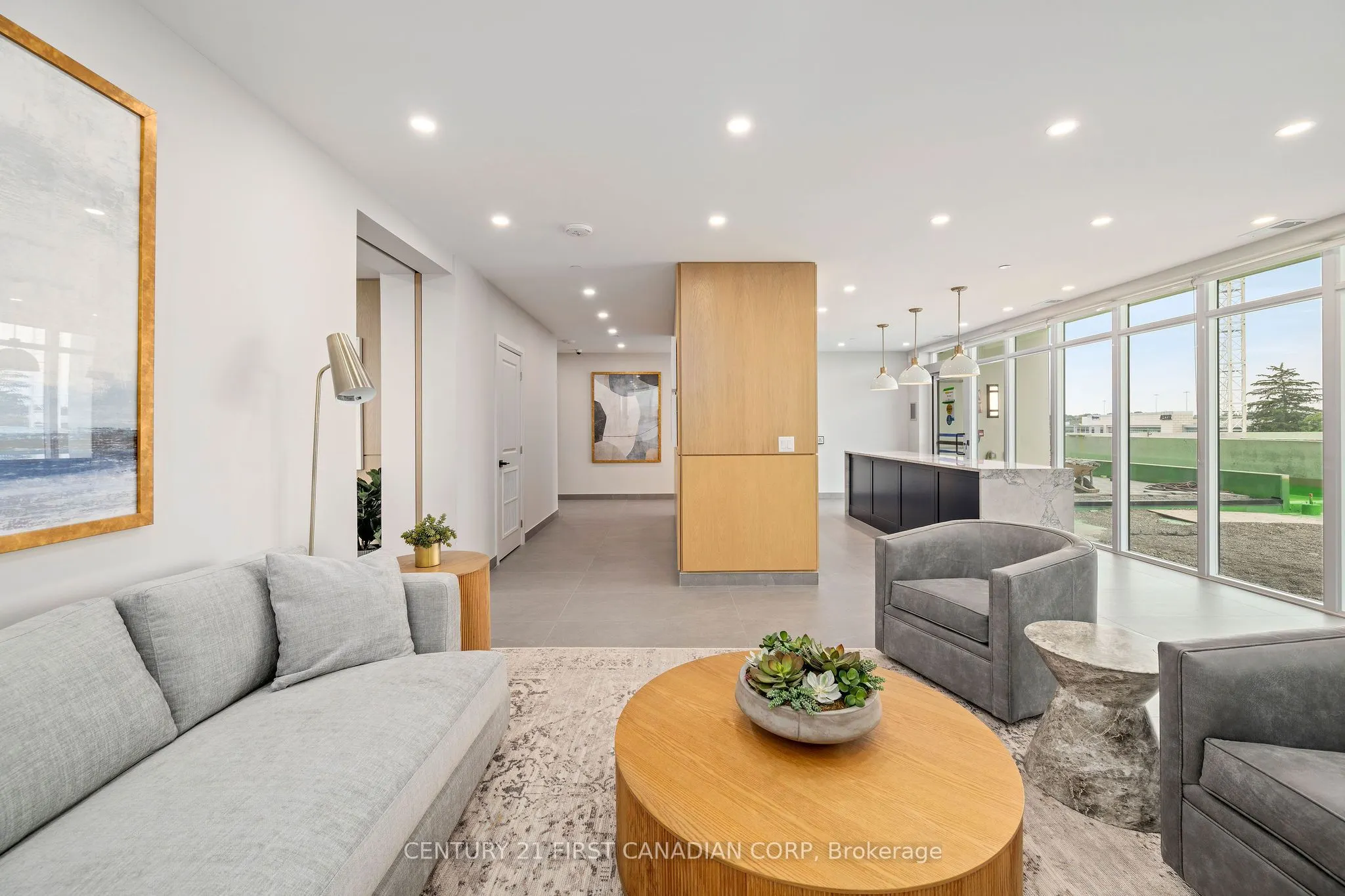 4286 King Street, #906