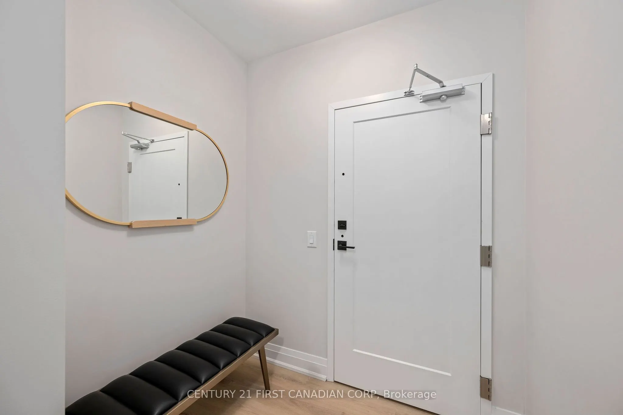 4286 King Street, #906