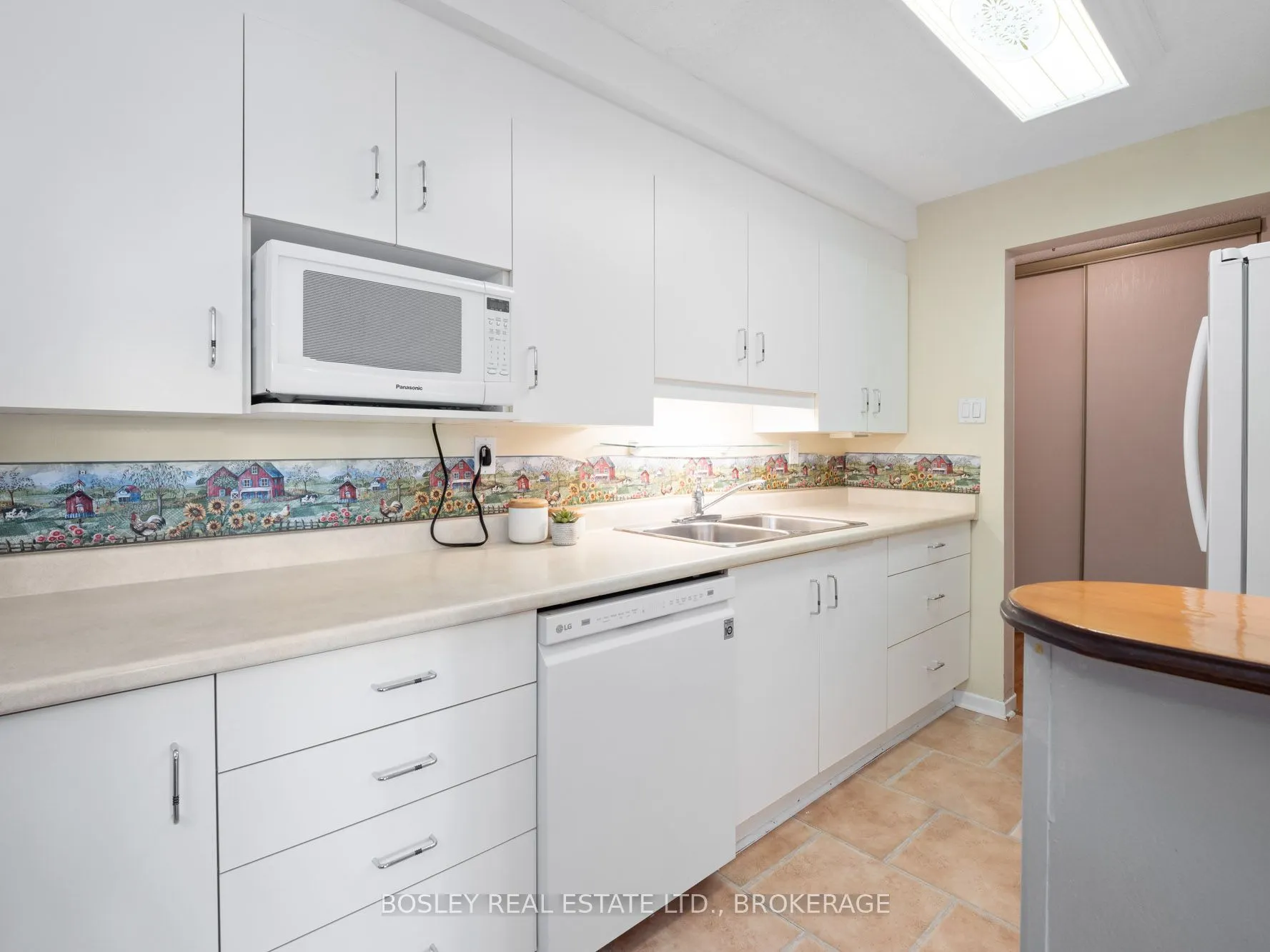 276 Oakdale Avenue, #306