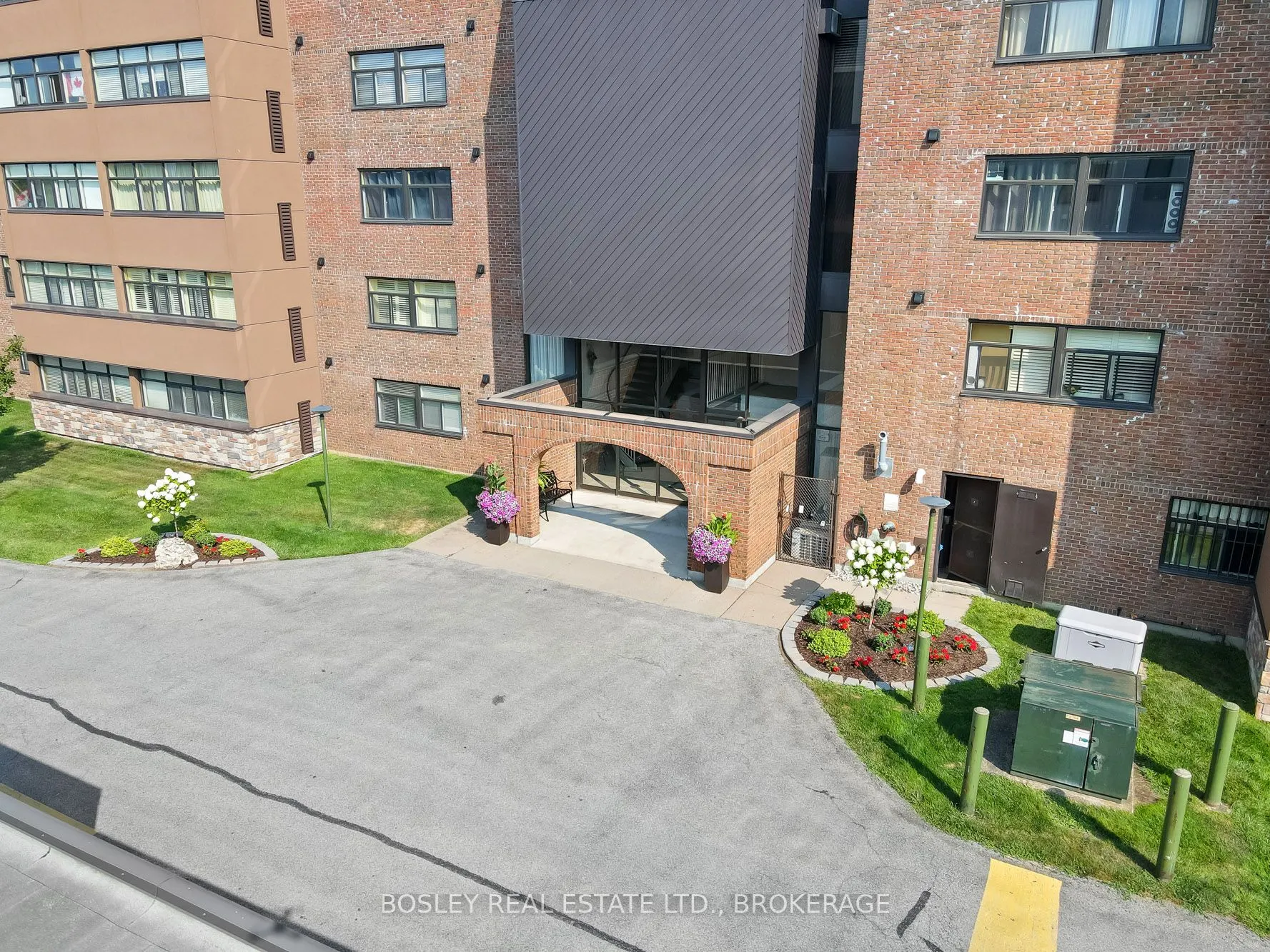 276 Oakdale Avenue, #306