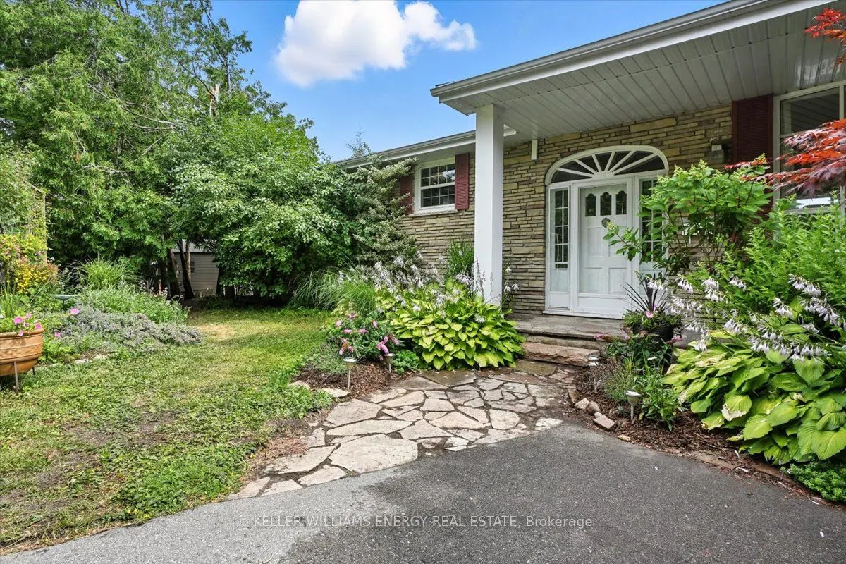 76 Maple Crescent