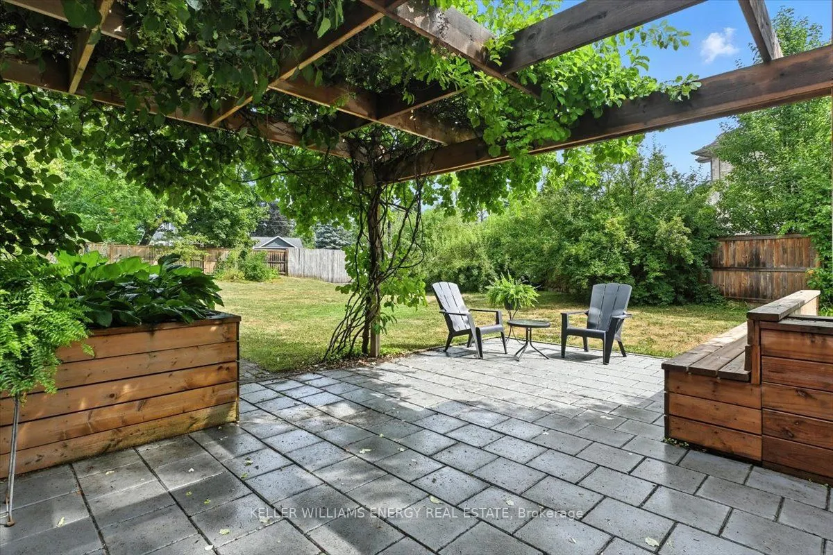 76 Maple Crescent