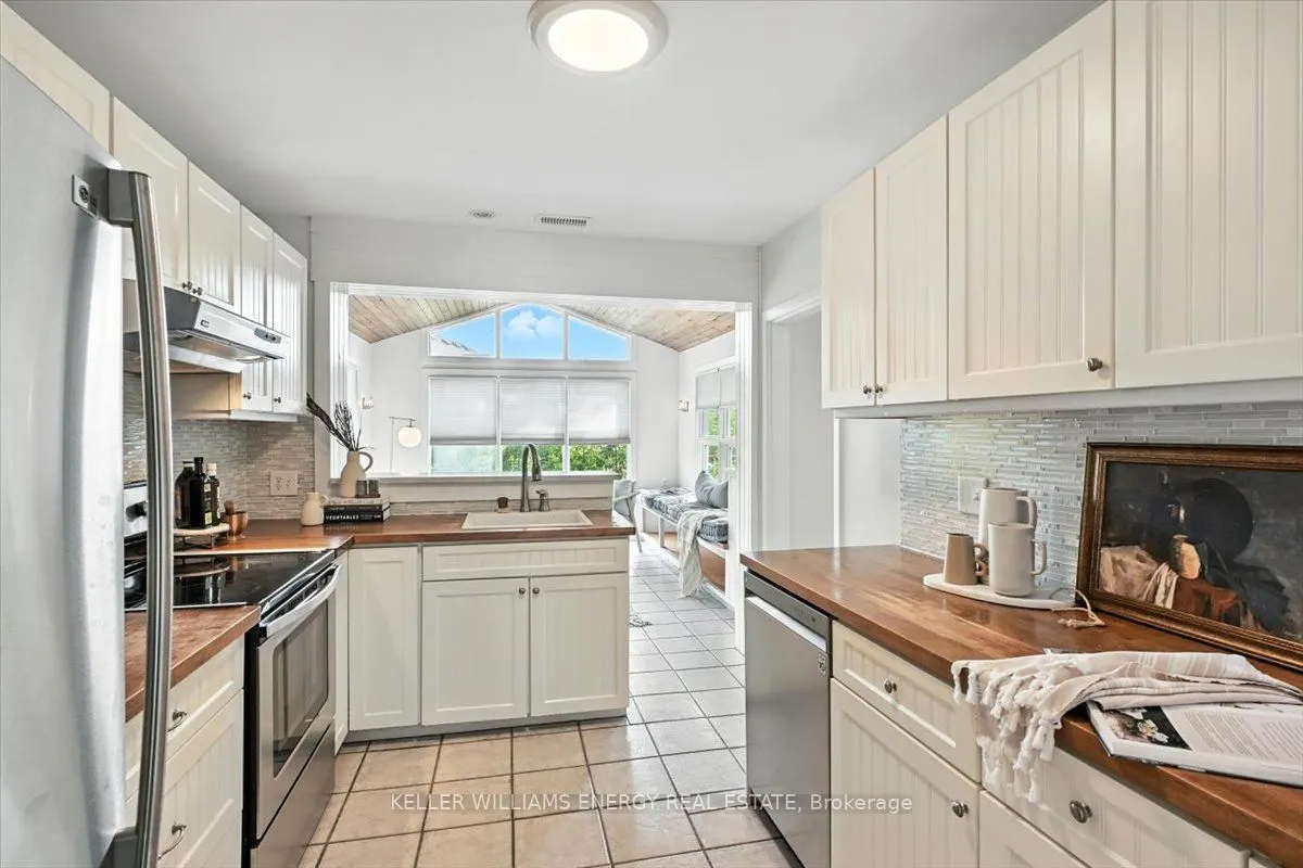 76 Maple Crescent