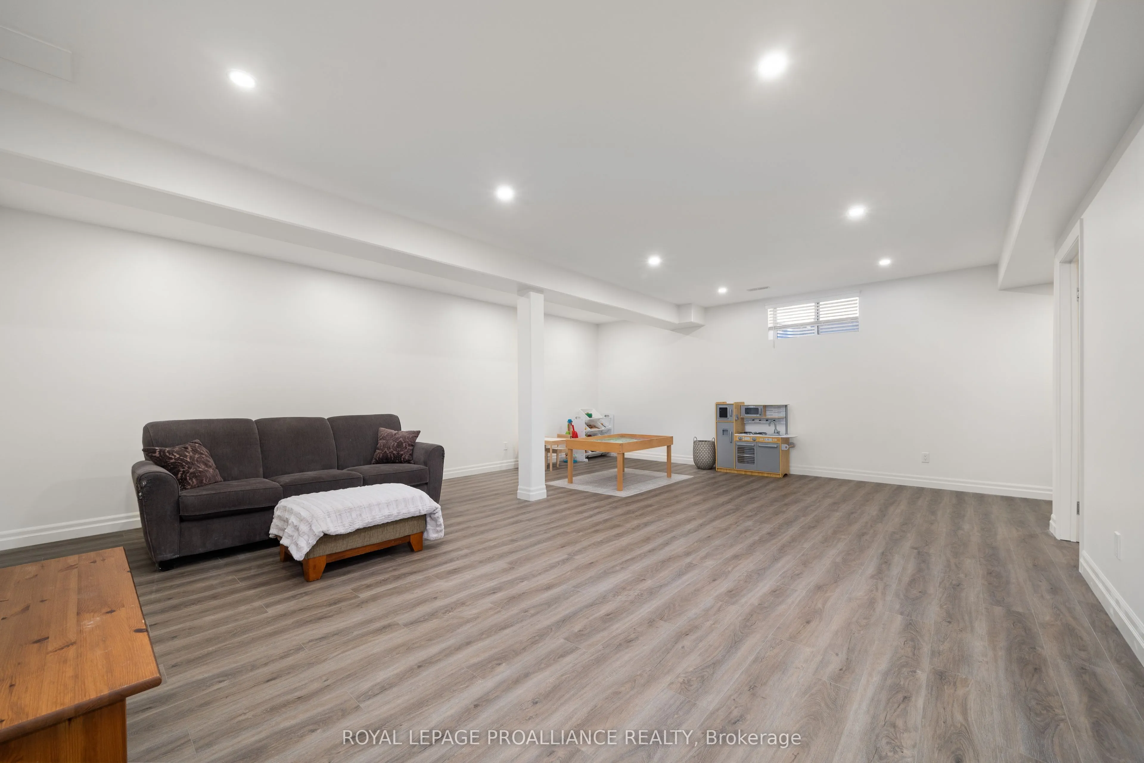 16 Hummingbird Drive