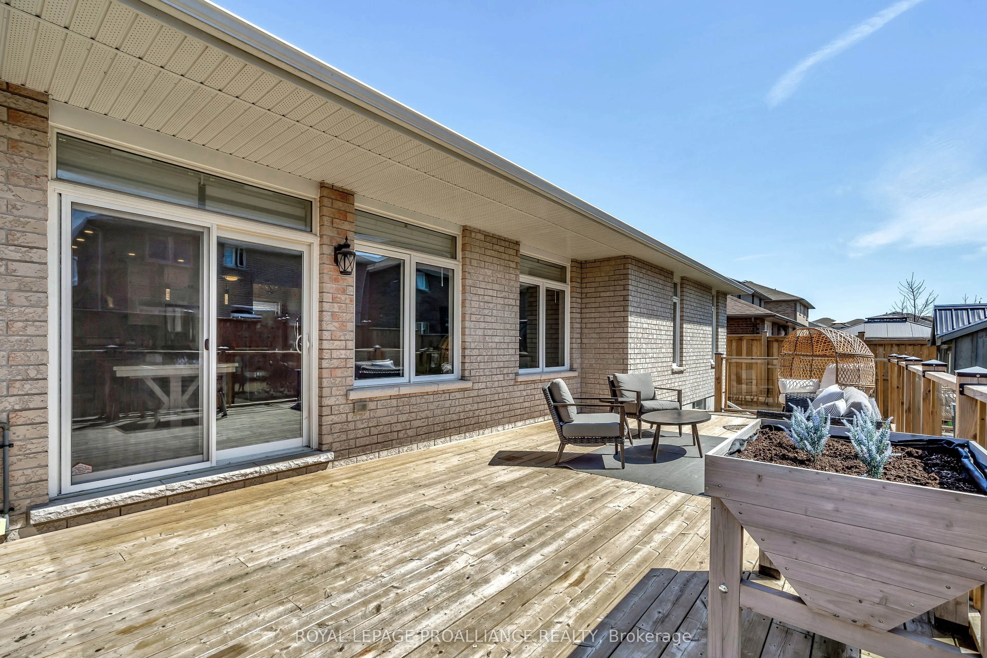 16 Hummingbird Drive