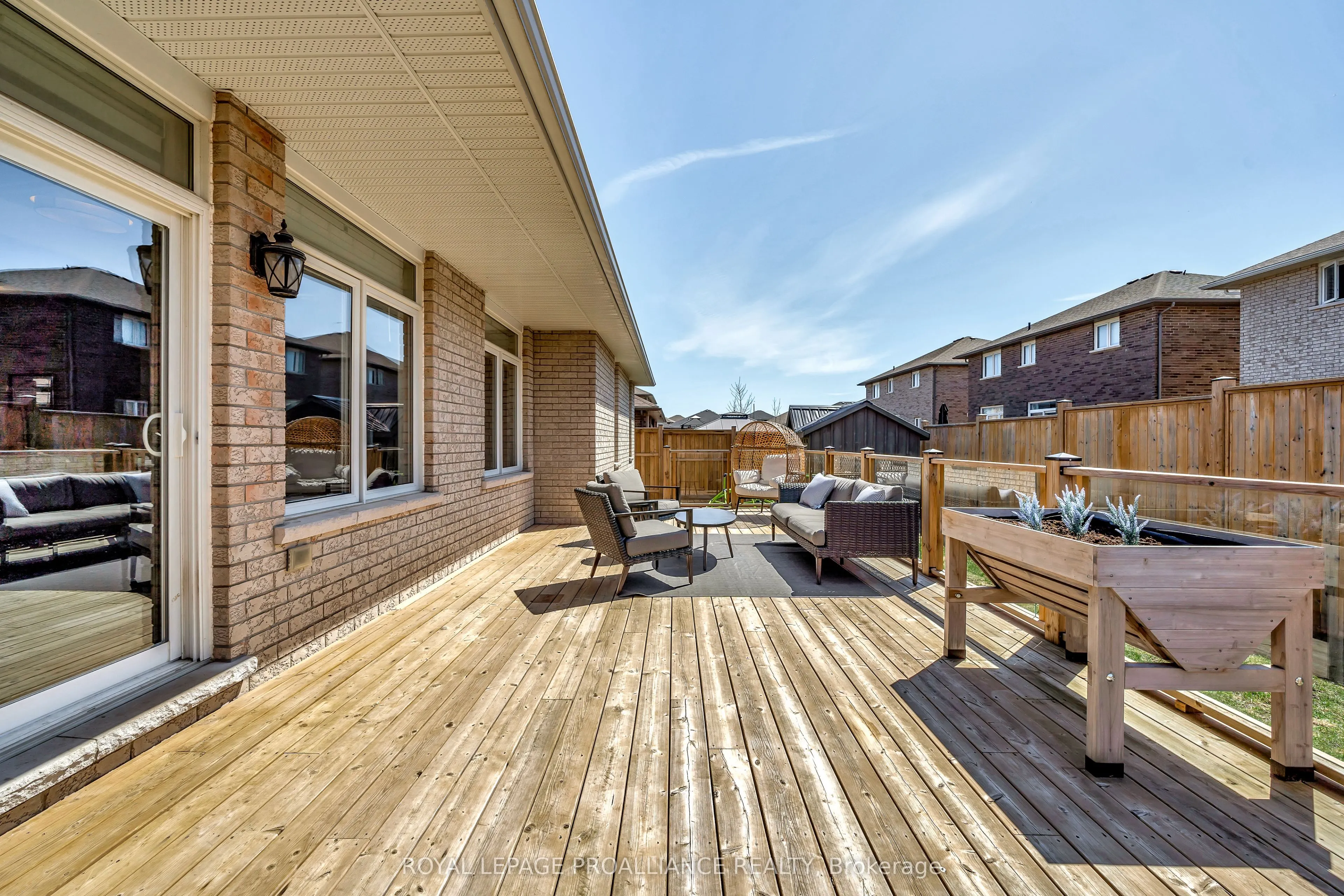 16 Hummingbird Drive