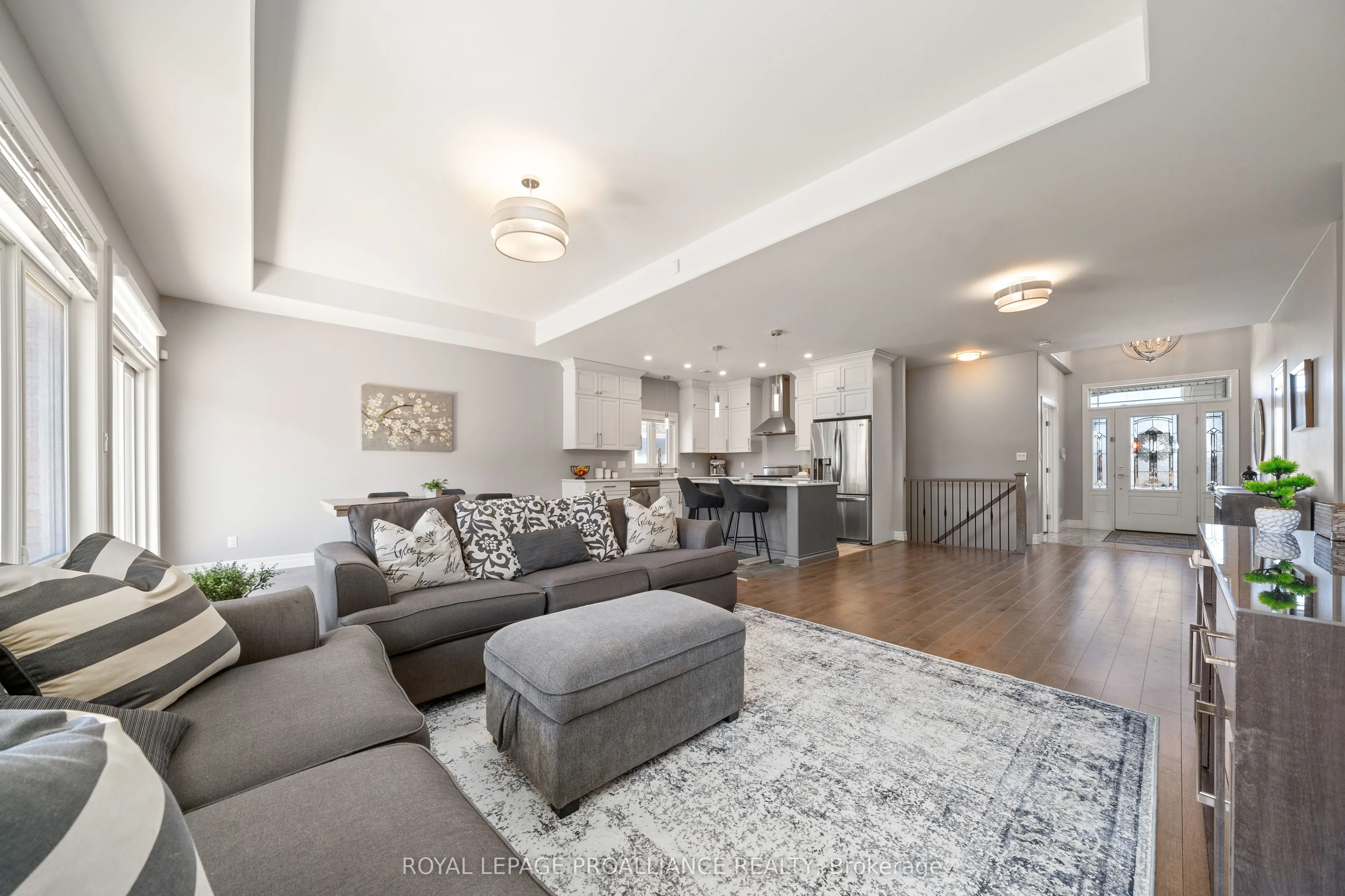 16 Hummingbird Drive