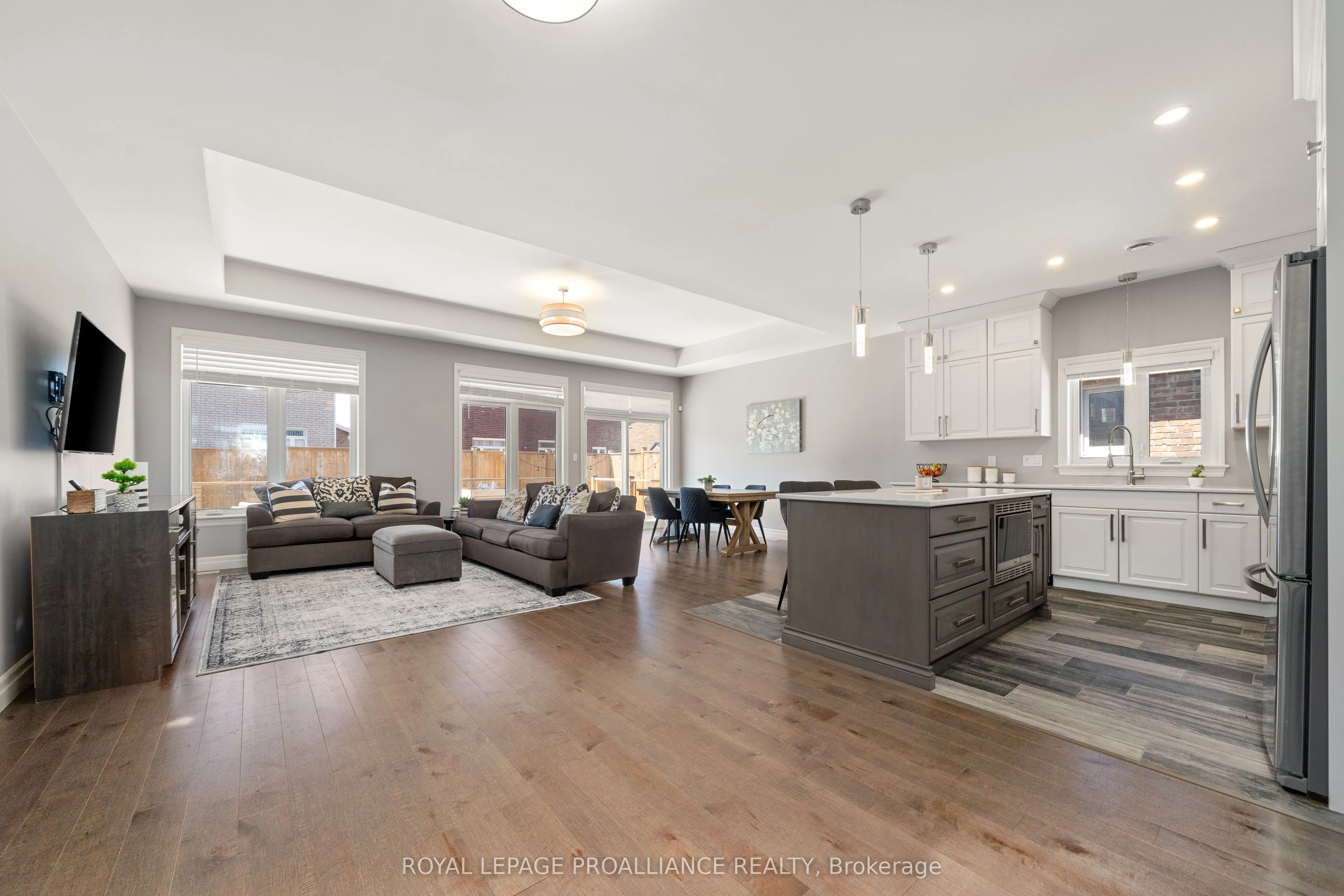 16 Hummingbird Drive