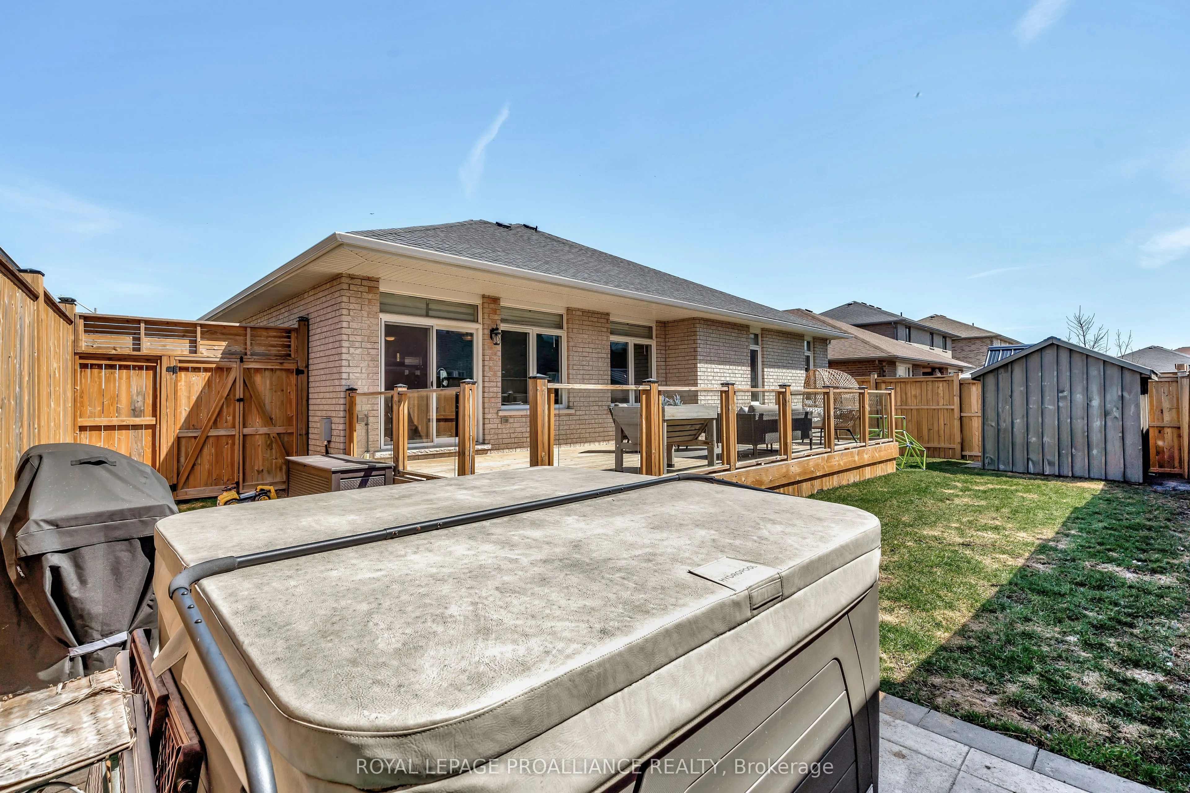 16 Hummingbird Drive