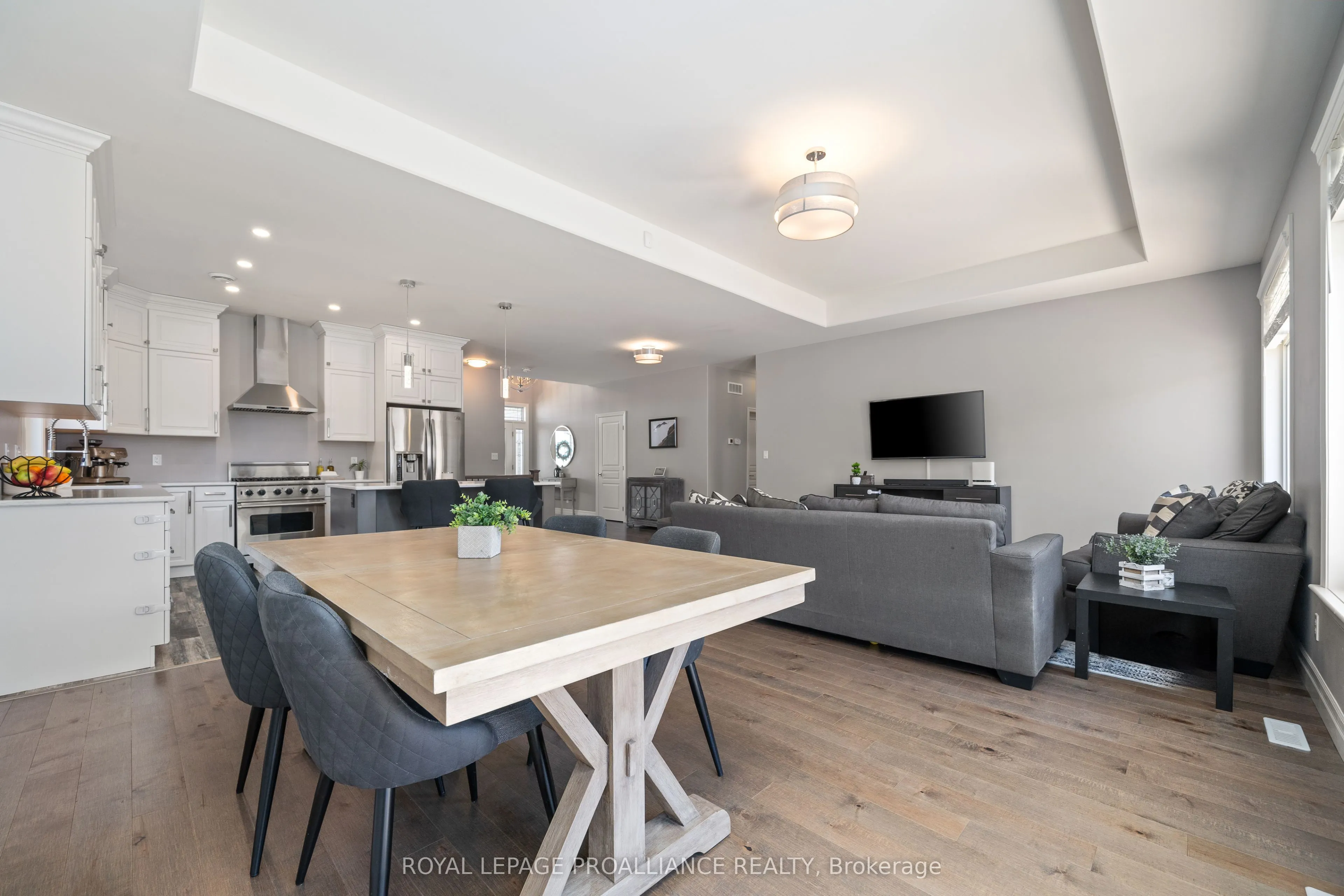 16 Hummingbird Drive