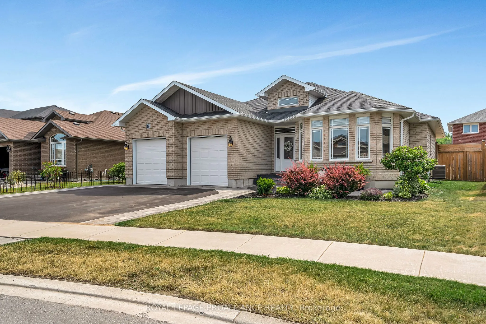 16 Hummingbird Drive