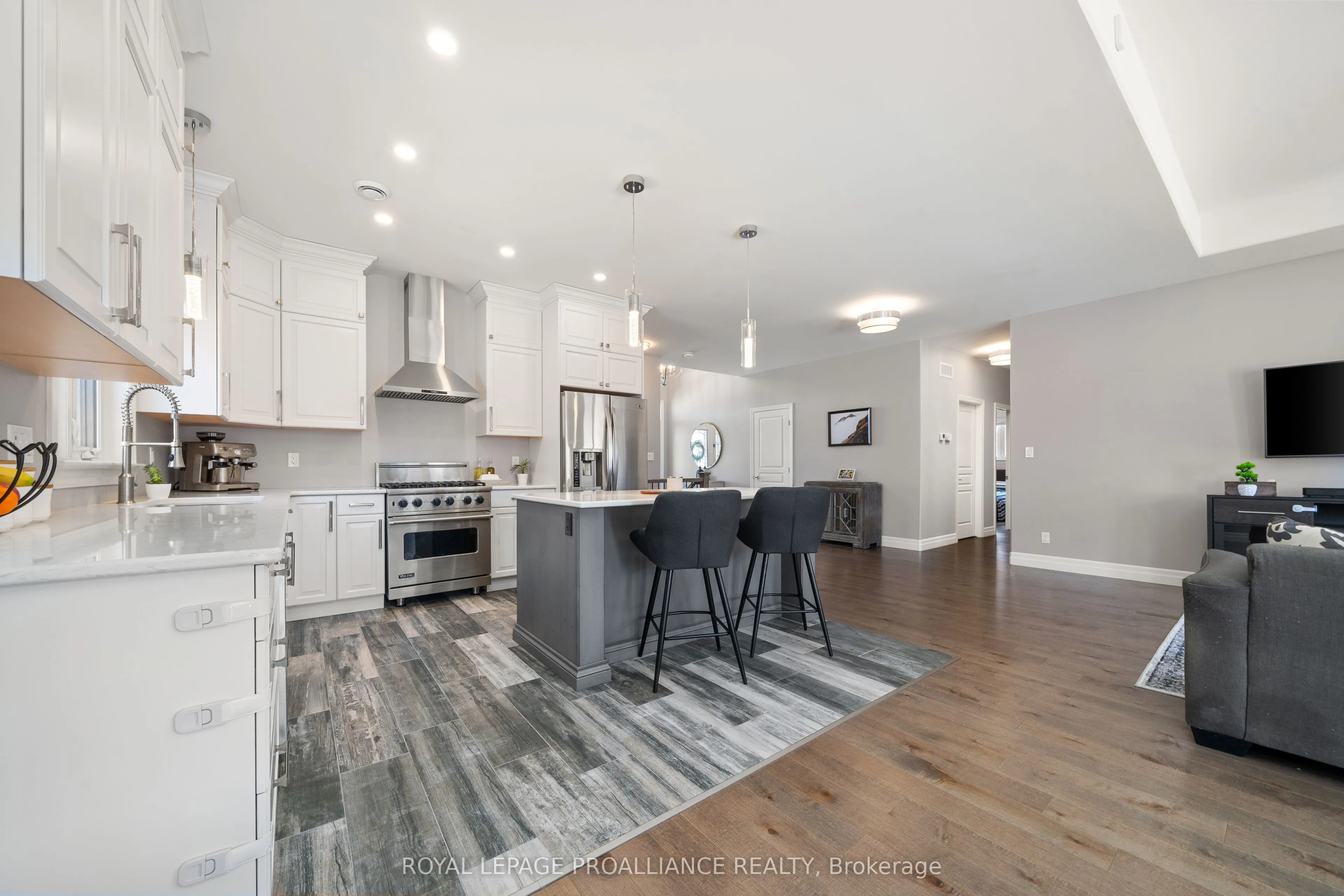 16 Hummingbird Drive