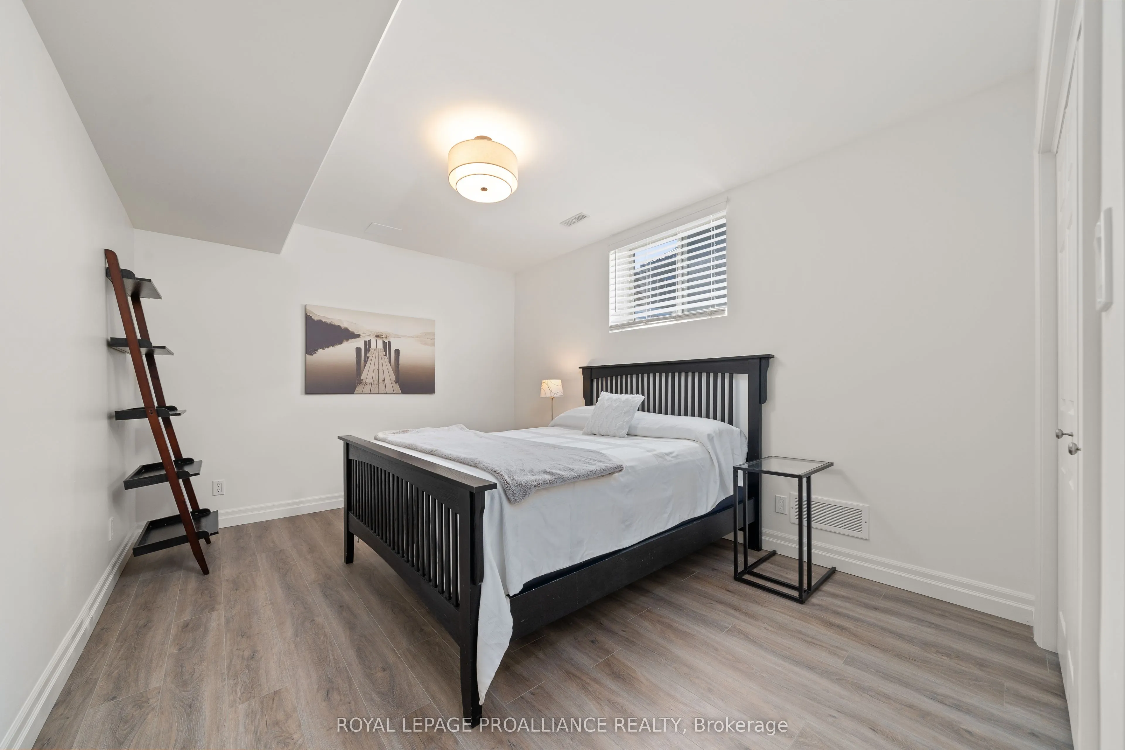 16 Hummingbird Drive