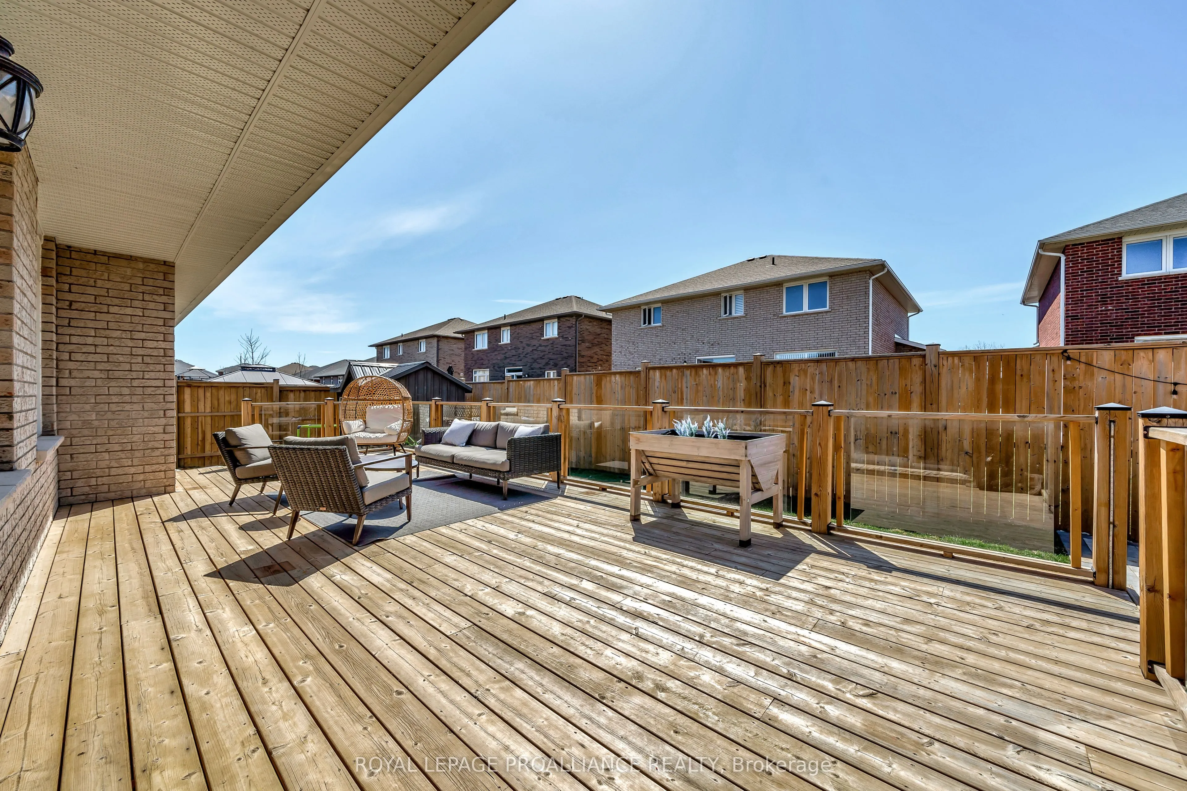 16 Hummingbird Drive