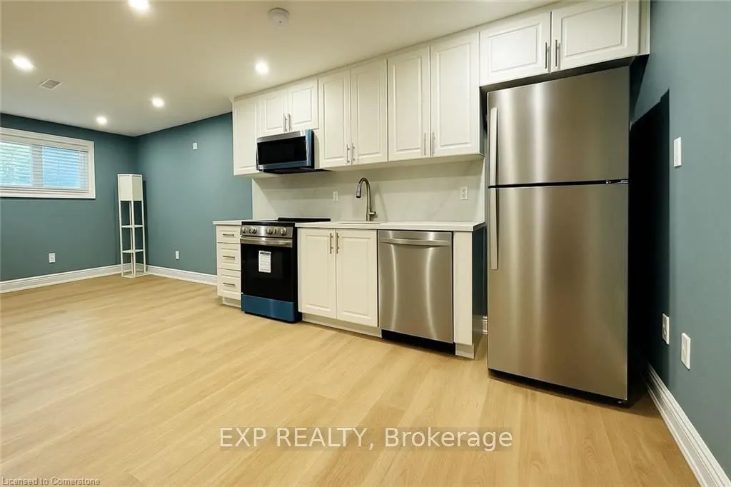 255 PINELAND Place, #Lower