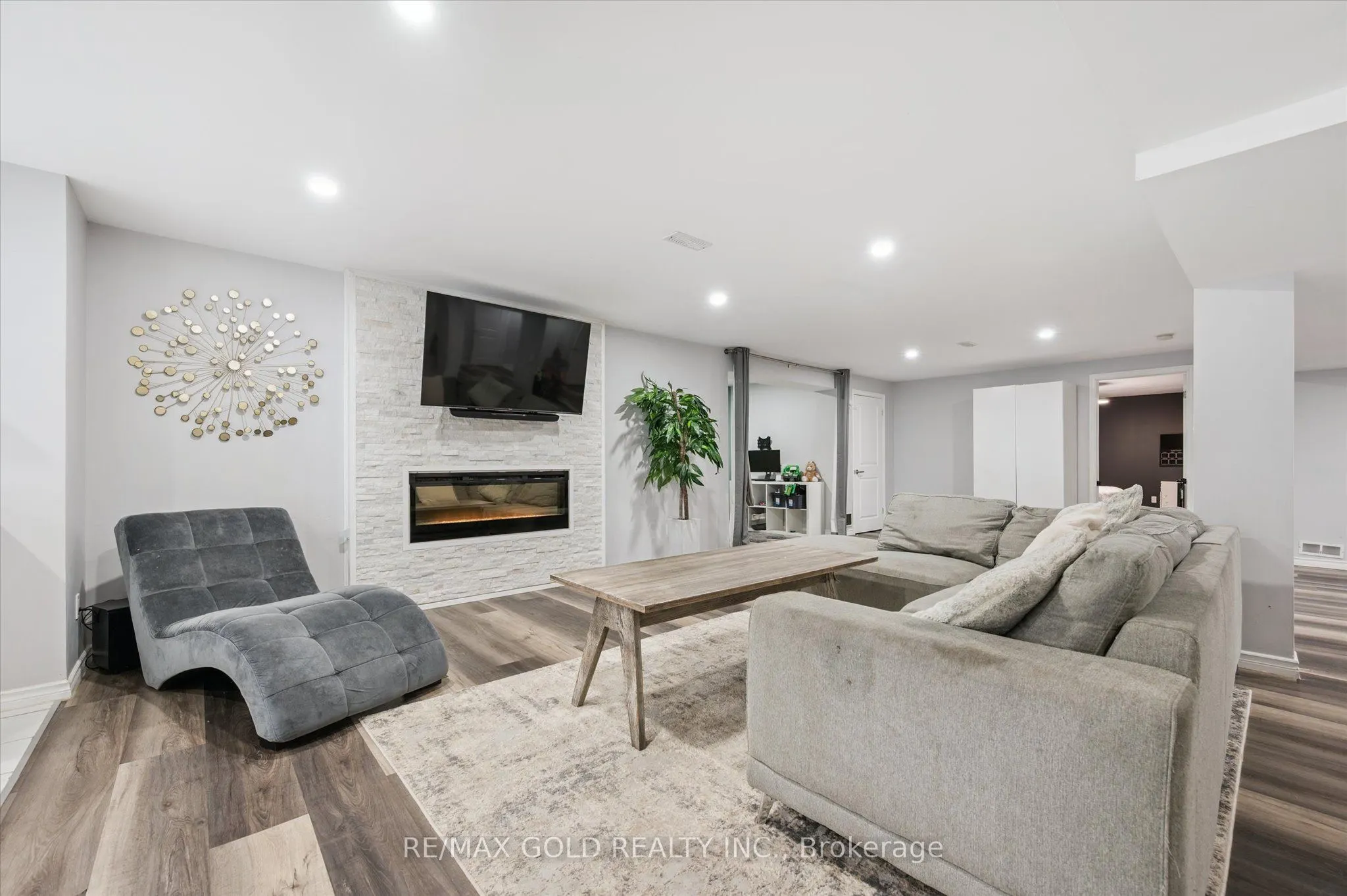 6615 Ellis Road
